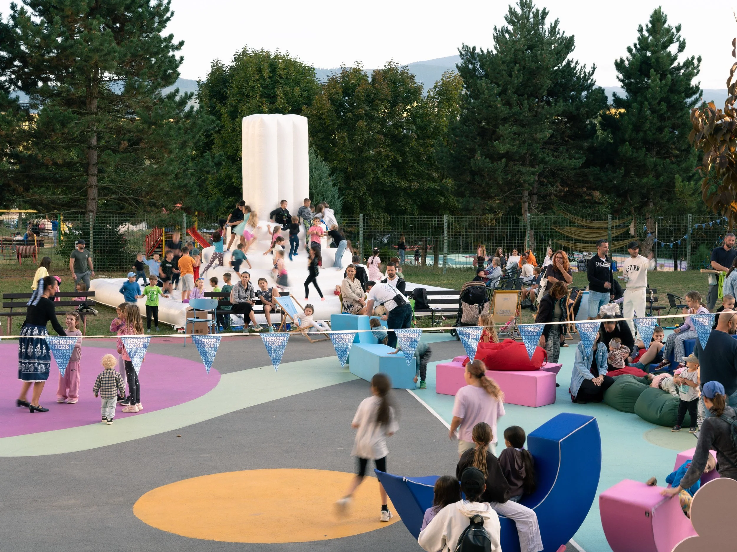 Photos by Alexej Zavodnov of A Soft Monument, an inflatable installation by Hermitage for Sensitively on Brutalism, part of Trenčín European Capital of Culture 2026. Challenging the imposing authority of traditional monuments, the soft structure tran