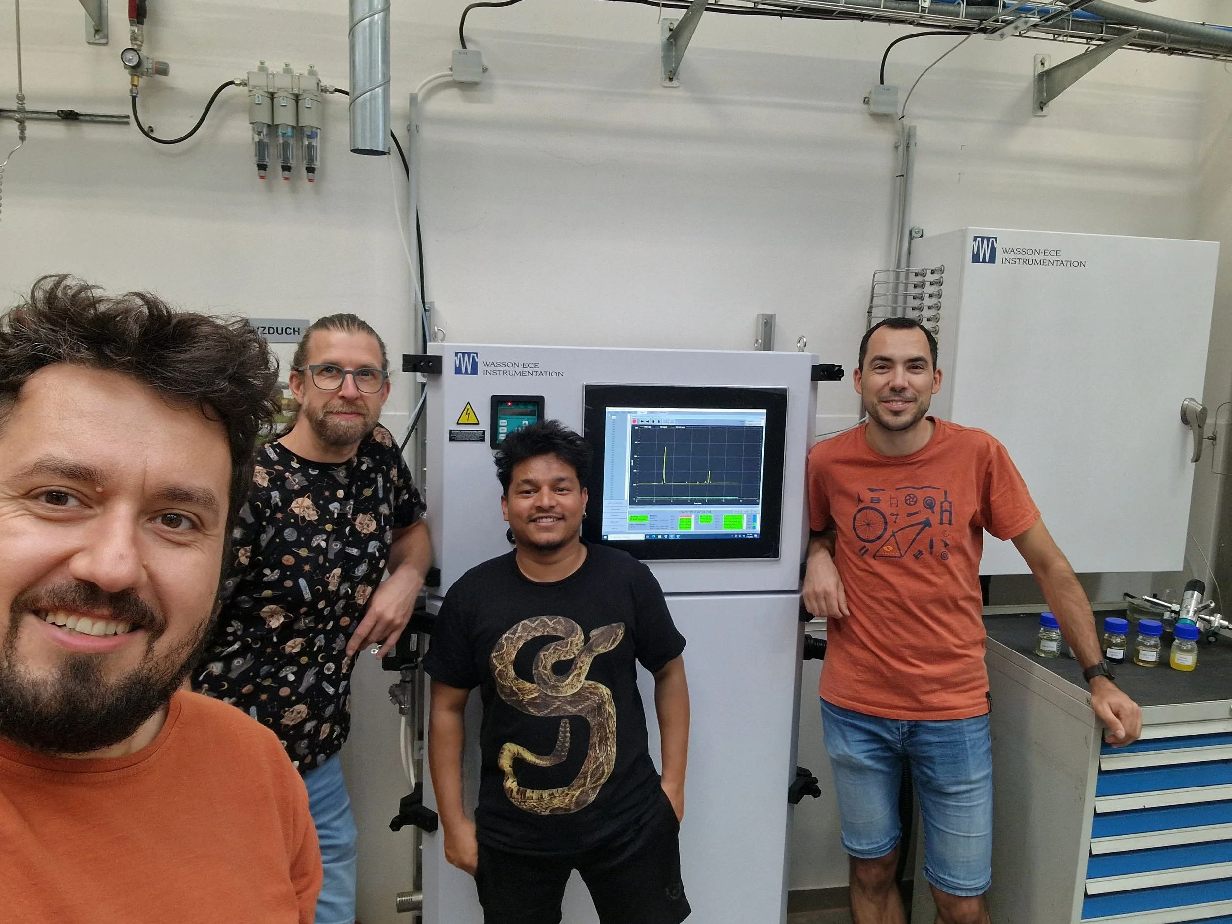 Eclipse online RGA installed in our lab