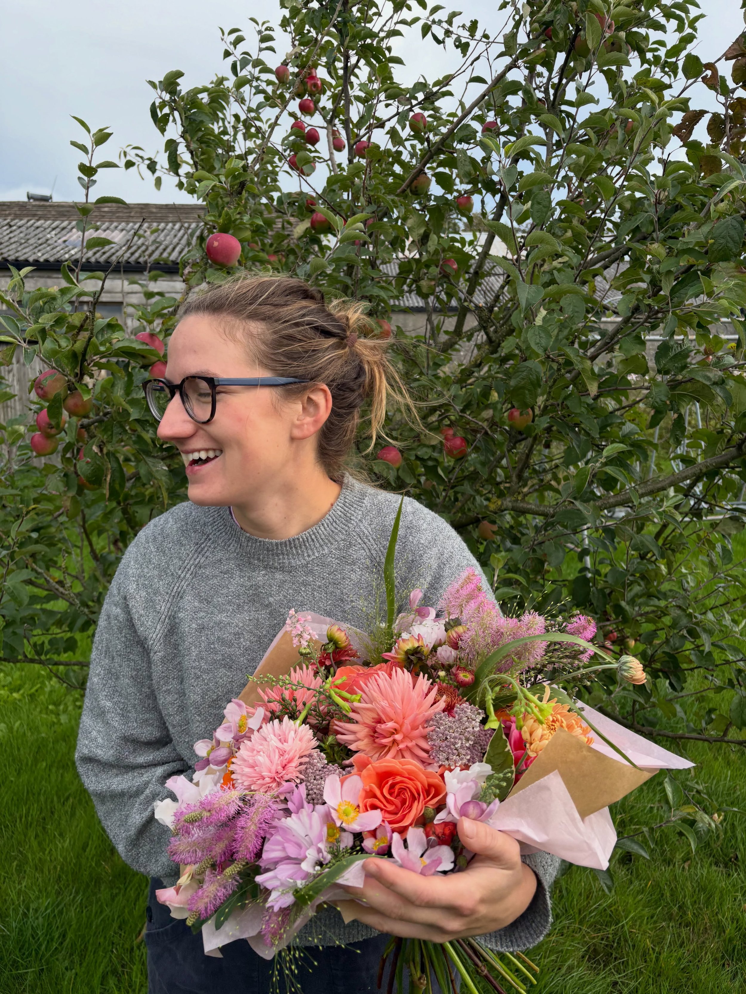 Dahlias, chrysanthemums, asters, roses and all things good 🍑🧡

Early autumn beauties jam packed into our &lsquo;kitchen sink&rsquo; gift bouquet