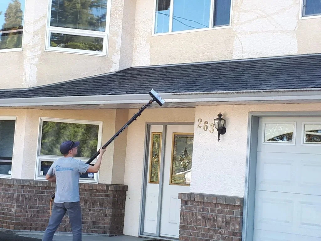 tinywow_Gutter-Washing-D-D-Clean-Exteriors-Ltd-www.cleanexteriors.ca_-1024x768 (1)_18641293.jpg