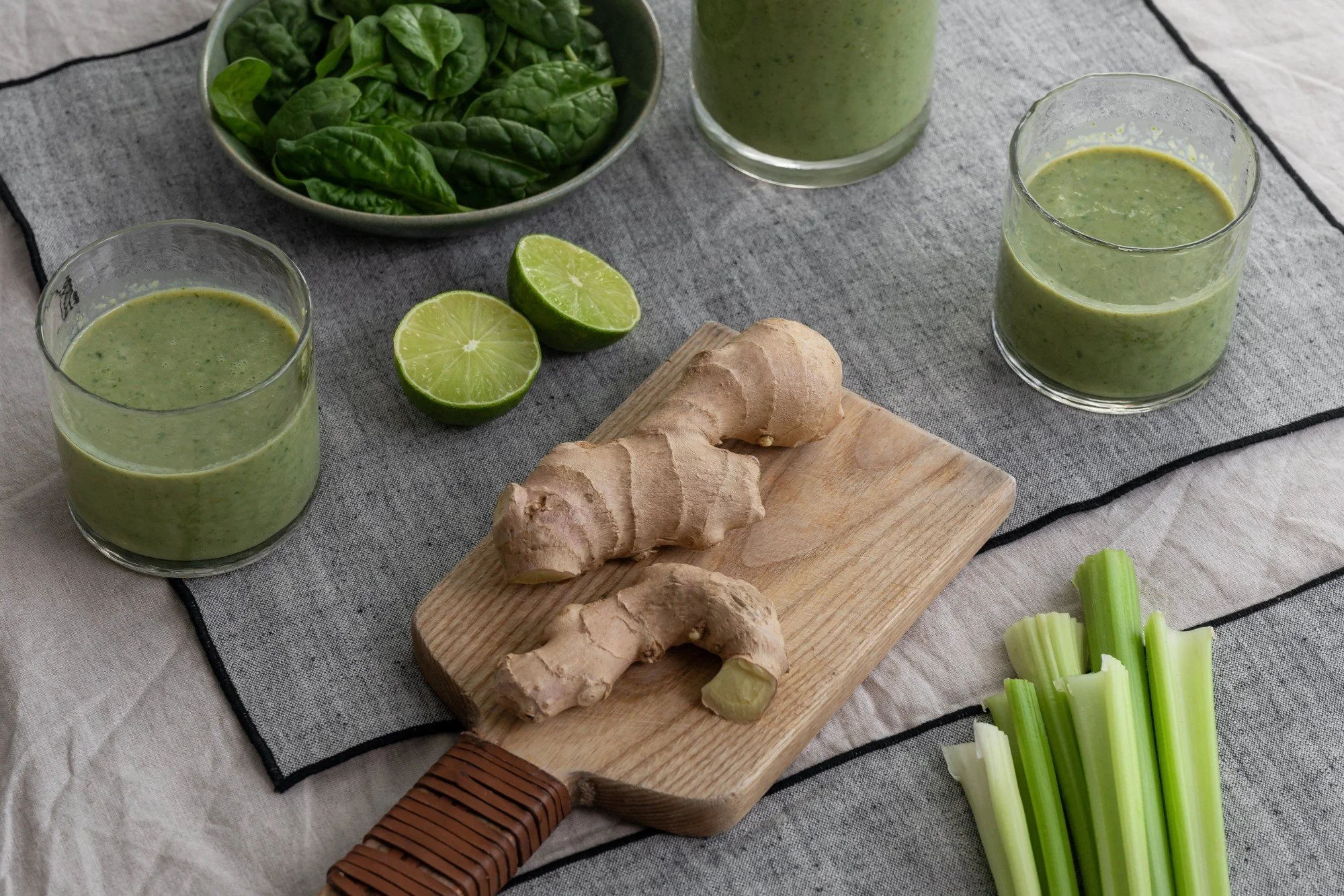 kaboompics_green-smoothie-ingredients-on-a-linen-tablecloth-37049 (1).jpg