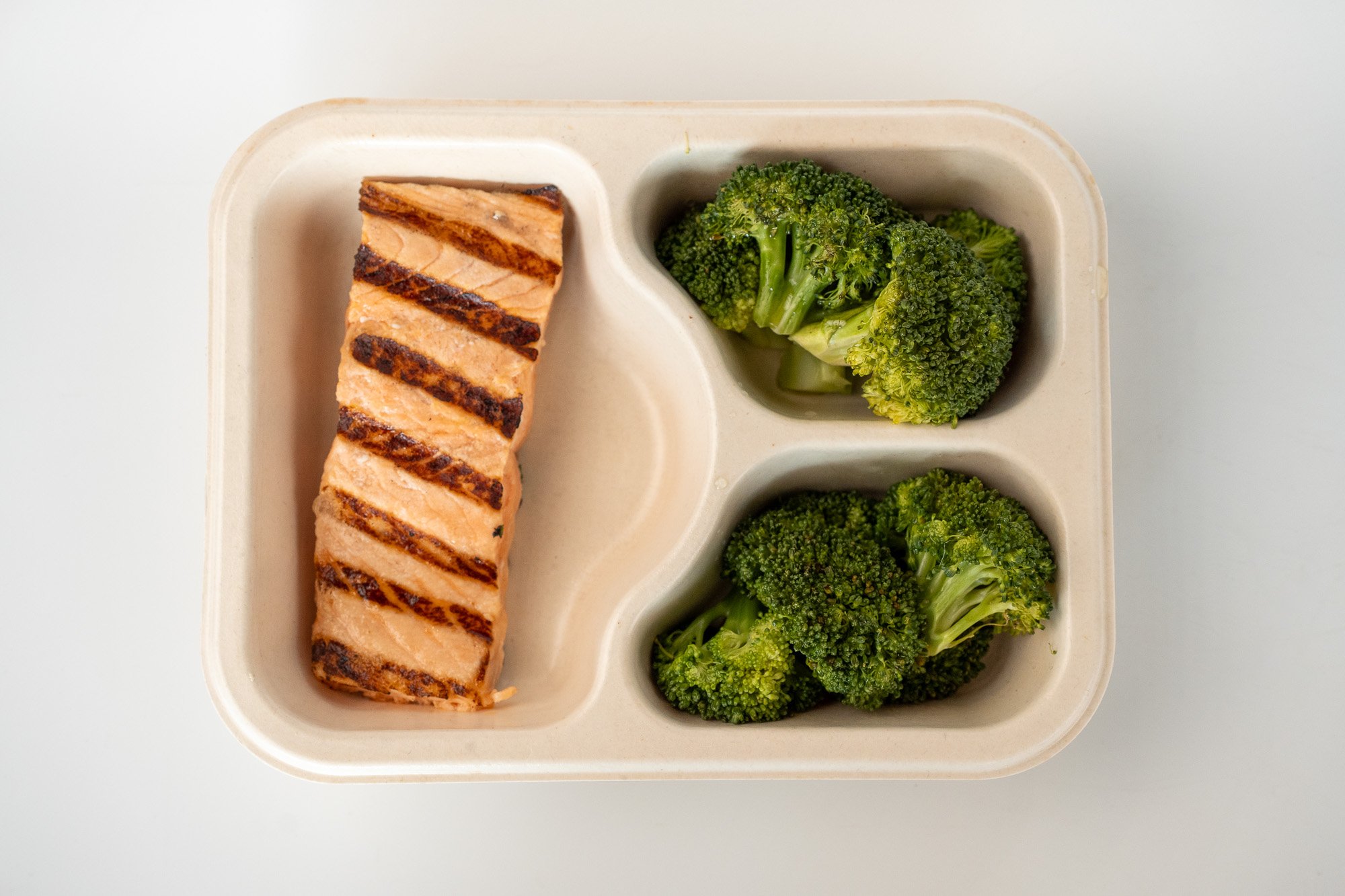 Grilled Salmon with Steamed Broccoli