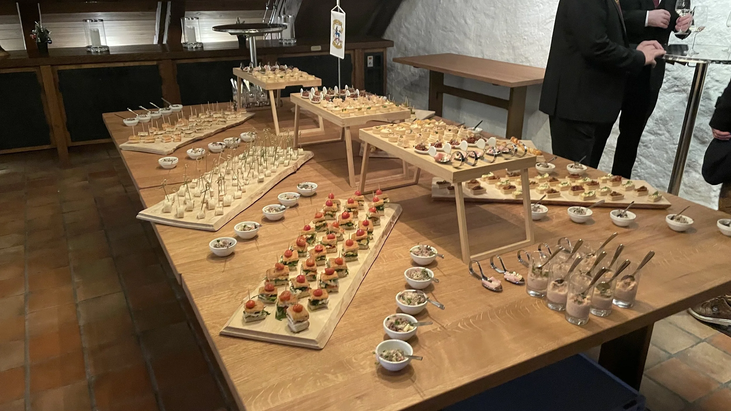 Verschiedene kleine Häppchen und Vorspeisen