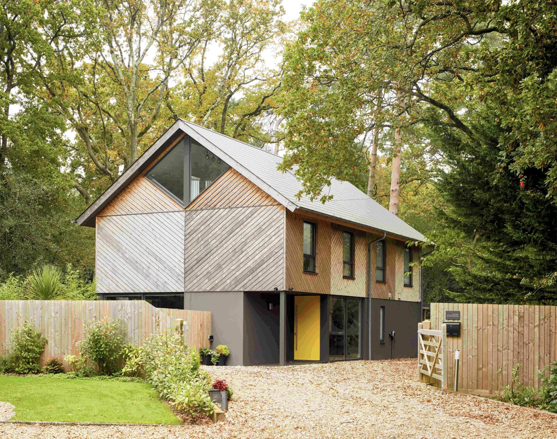 Ecologic-Sustainable-structures- Quietly-Sourced-Ferndown-exterior.jpg