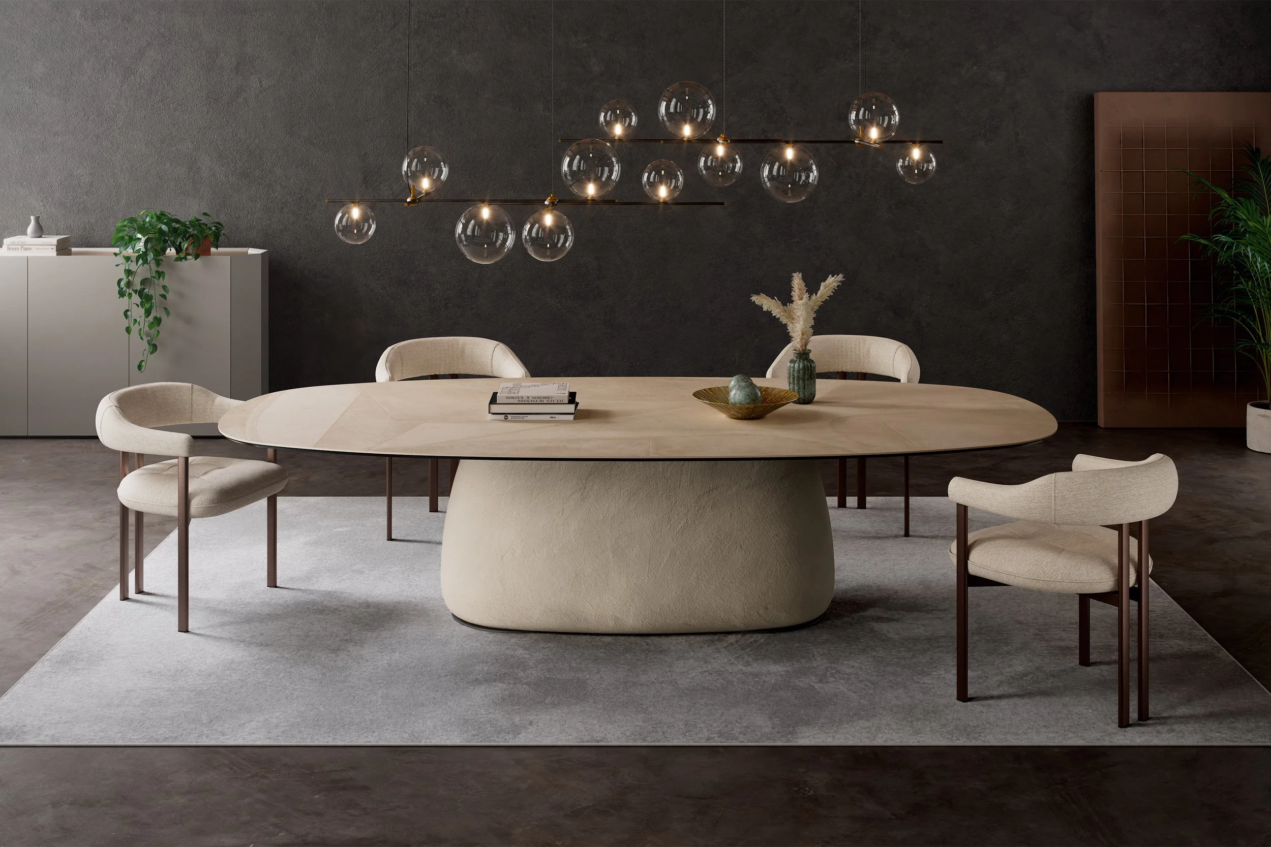 Moderner Esszimmerbereich mit ovalem Tisch, sechs beige Stühlen, dunkler Wand und einer modernen Hängelampe mit Glaskugeln. Es gibt eine weiße Anrichte mit Pflanzen und Dekorationen sowie eine Trennwand auf der rechten Seite.