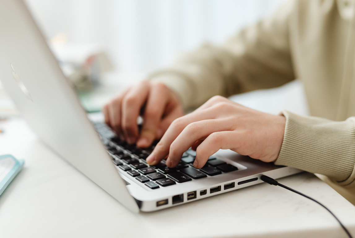 AEO vs. SEO in 2026, Reverie Creative Agency blog