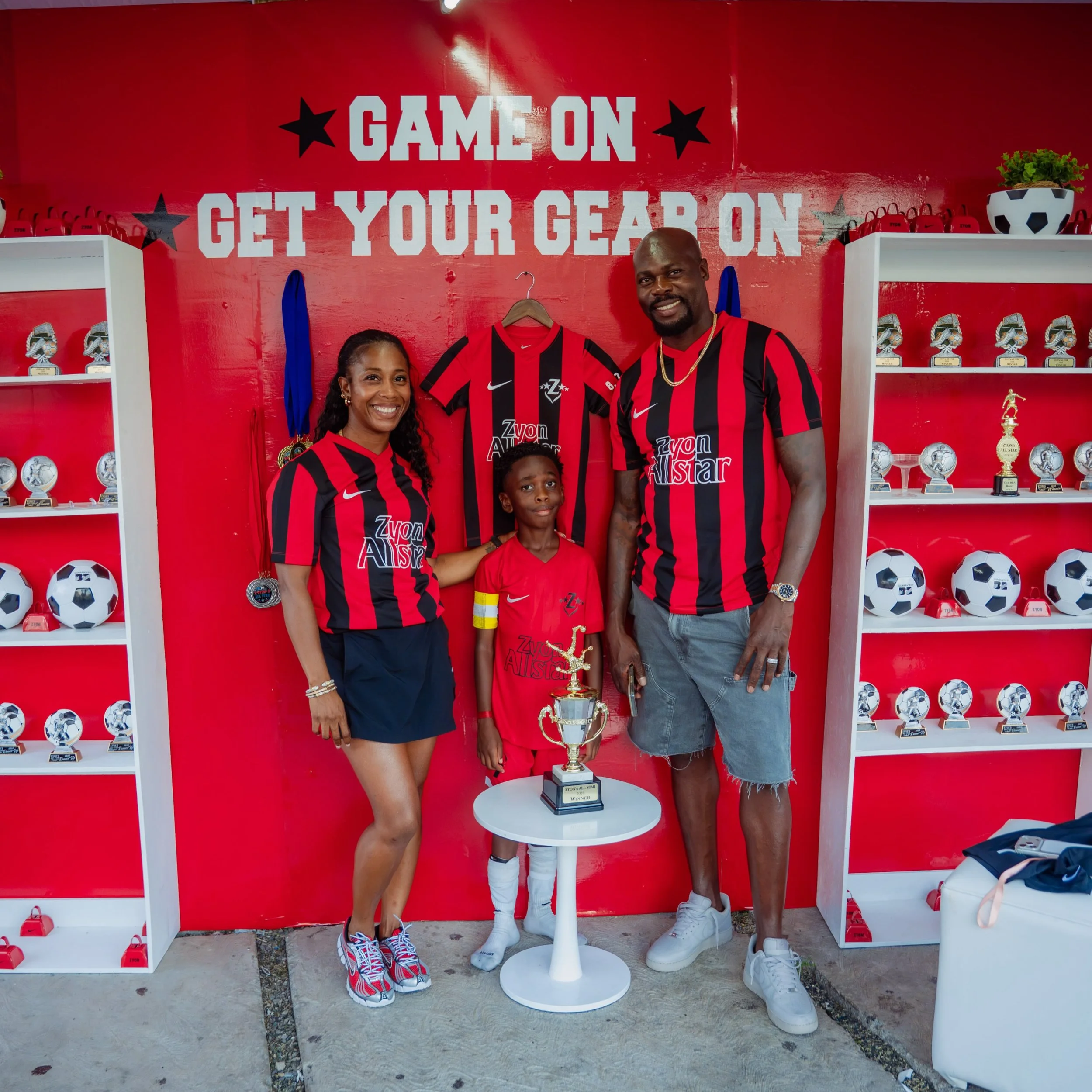 My Balla is 9! ⚽️🏆❤️

For Zyon&rsquo;s 9th birthday, there was only one way to celebrate&hellip; GAME ON! Watching him enjoying himself around something he loves brought me so much joy. As a mother, I&rsquo;m learning that some of the greatest gifts