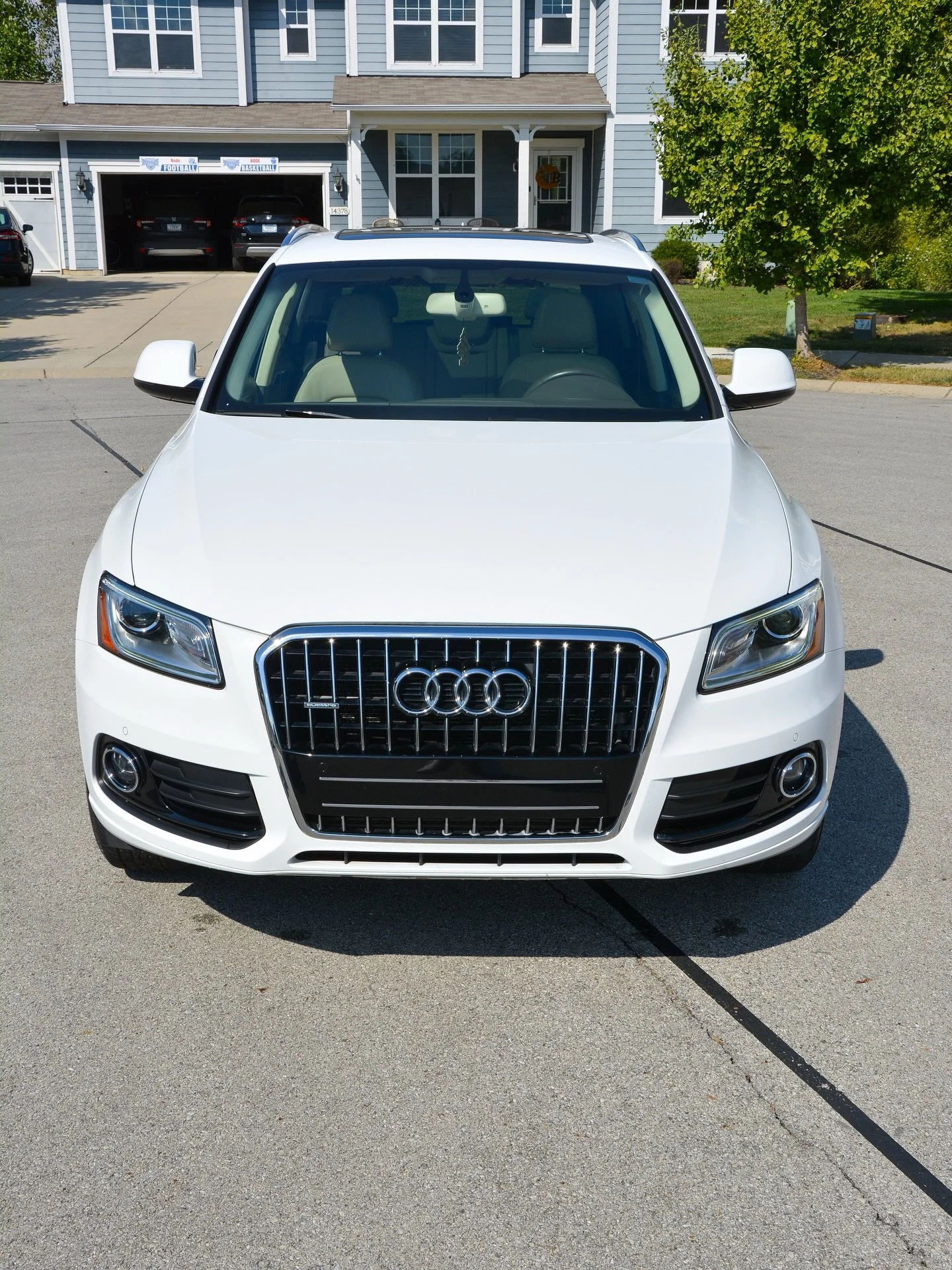 Fourings. 

📸 Nikon D5200 
taken by @connor_uzubell 

🚗 2016 Audi Q5 2.0T
Owned by @liam_phillips13 

#autodetail #autodetailing #carphotography #audi #audicarsworld #audiq5 #audiquattro