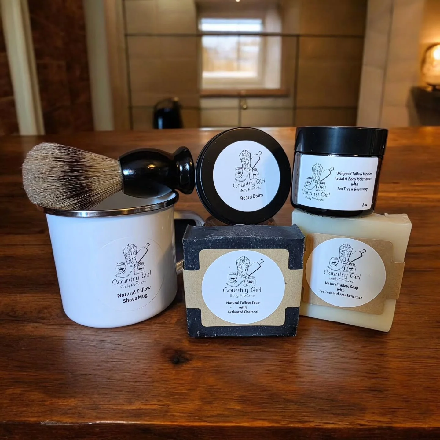 🎄 Men&rsquo;s Holiday Bundle &ndash; Limited Edition 🎄

Give the gift of old-fashioned grooming this Christmas!
Our Men&rsquo;s Holiday Bundle includes:
🧼 Two handcrafted tallow soaps
🪒 A classic shave mug &ndash; the way Grandpa used to do it
💧