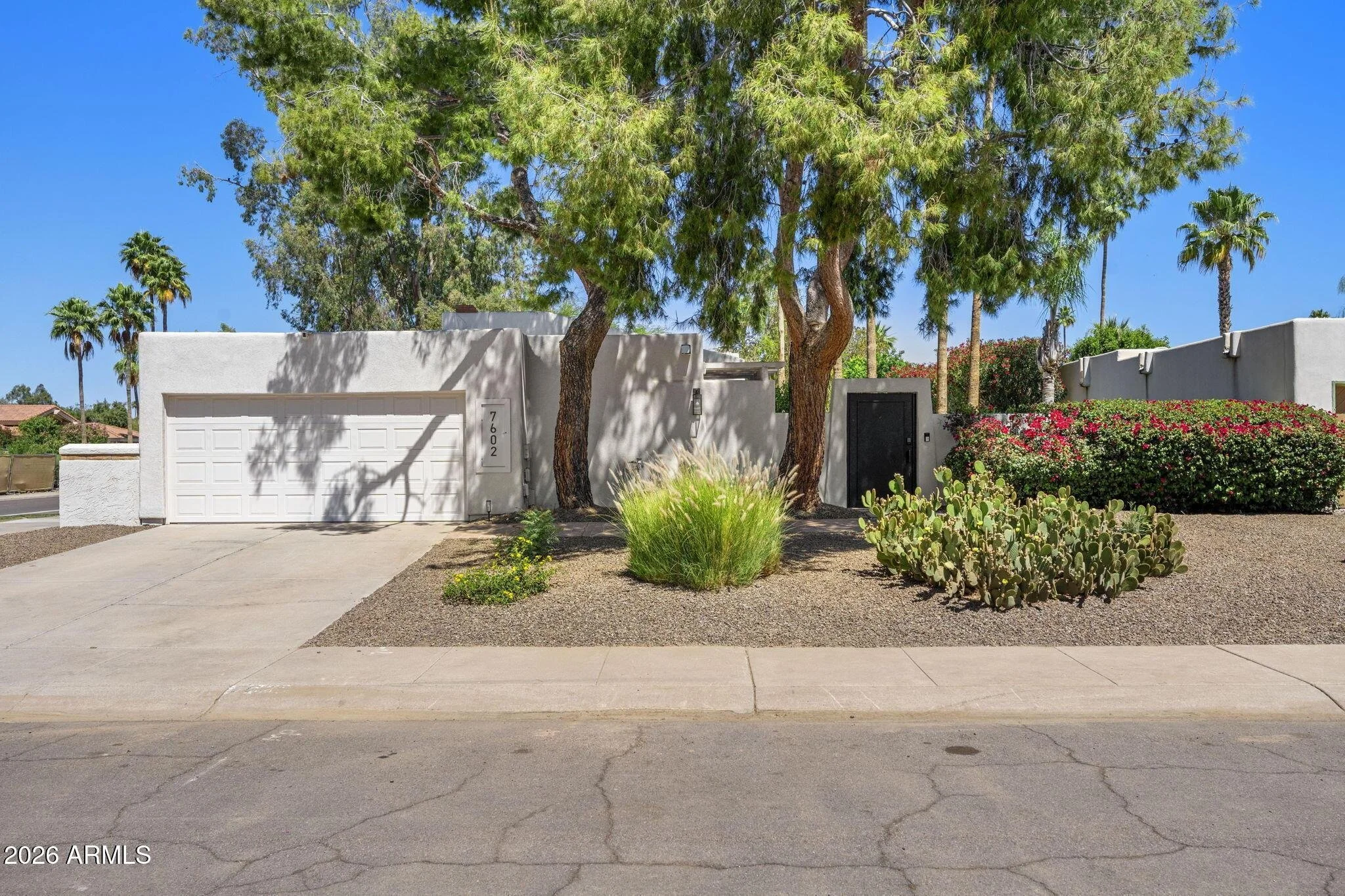 7602 E Vía Del Reposo | 3 Beds • 2 Baths • 2,000 SF