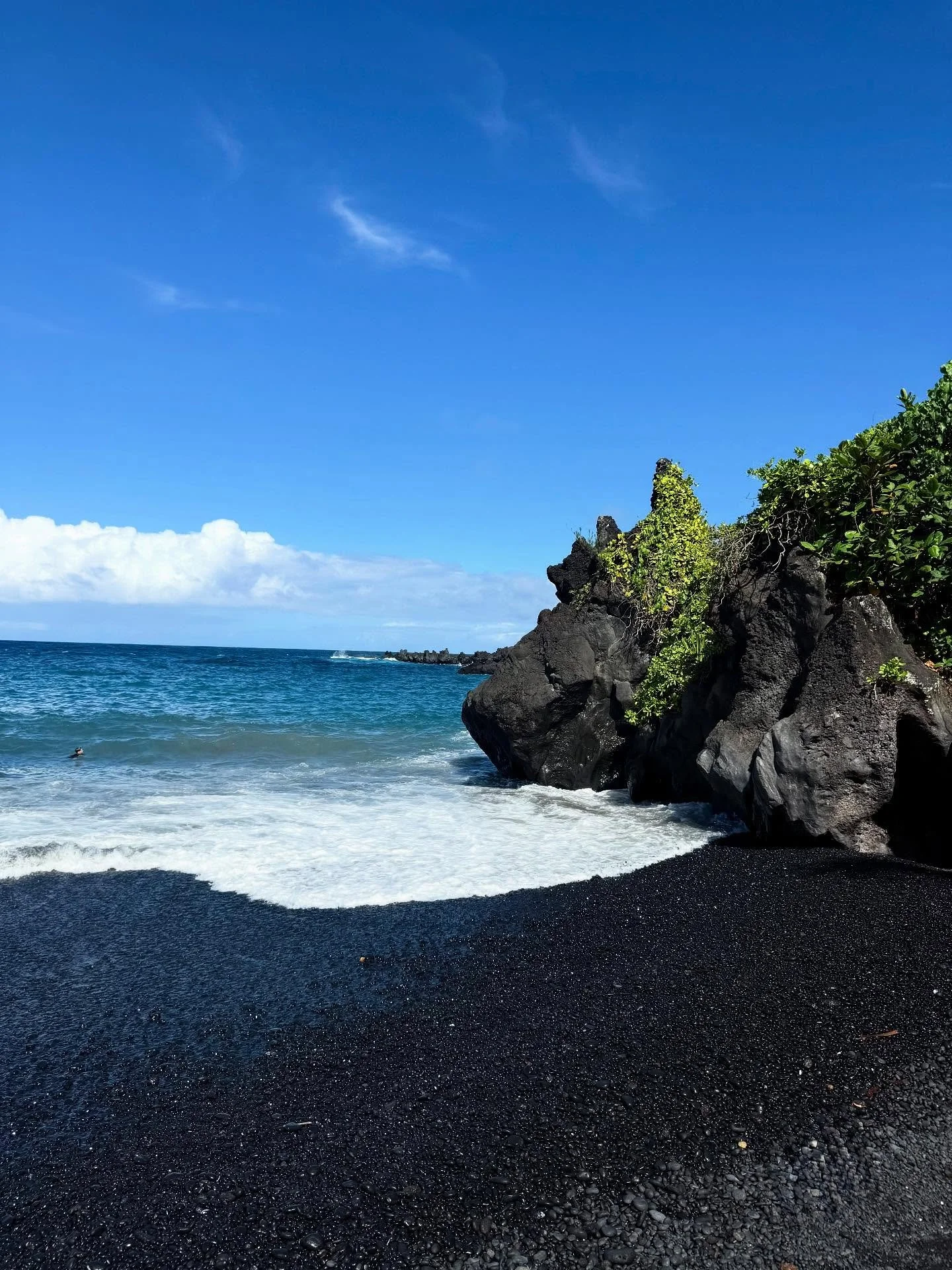 🌚🥥🫧🌊🫐

#hawaii #travel #maui