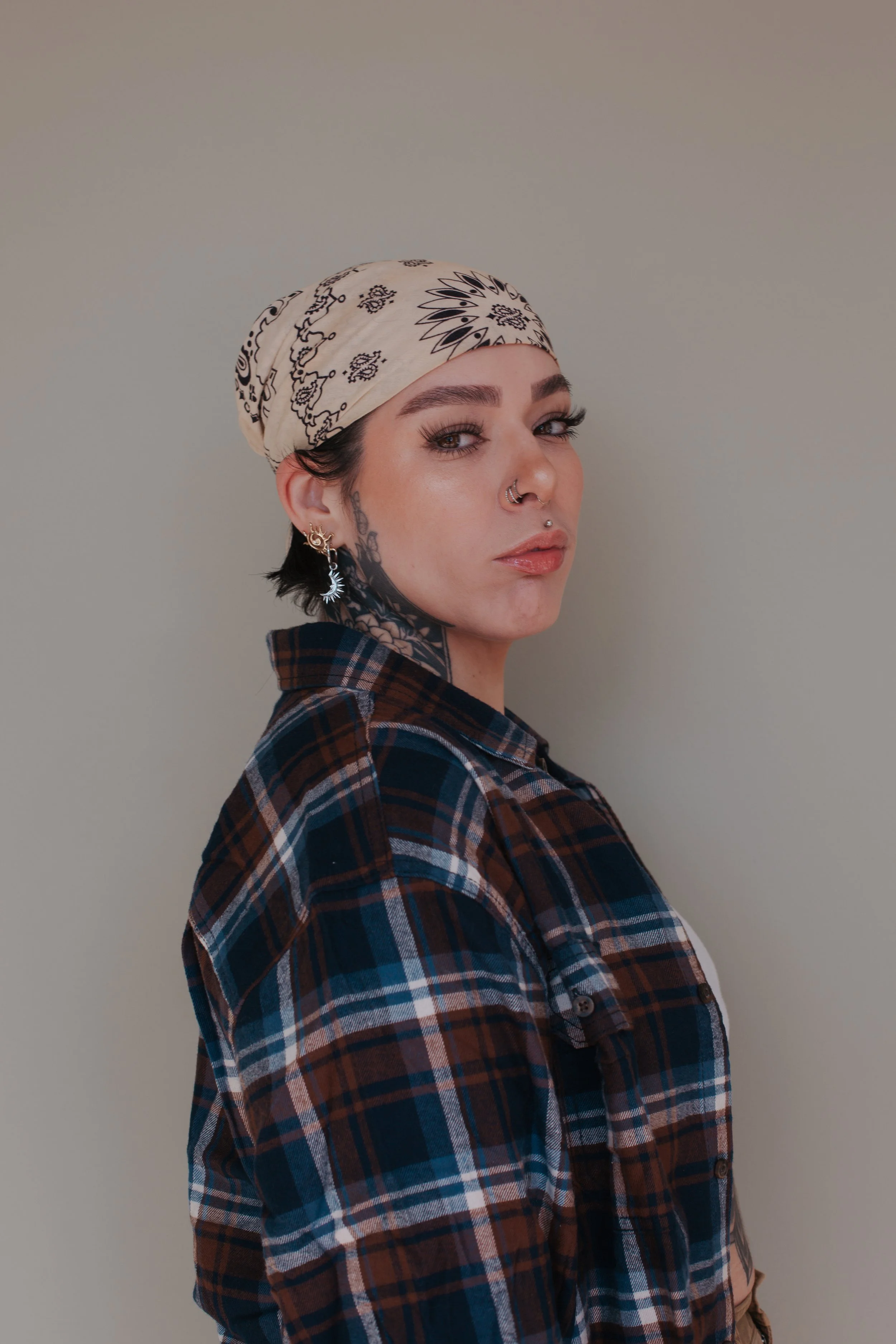 Lys Slagle, cutting specialist