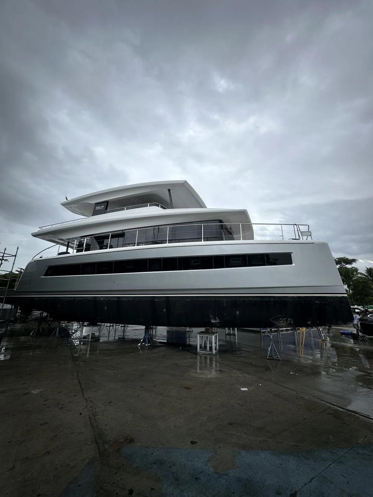 Large catamaran full wrap installation — Tidal Wave Customs South Florida