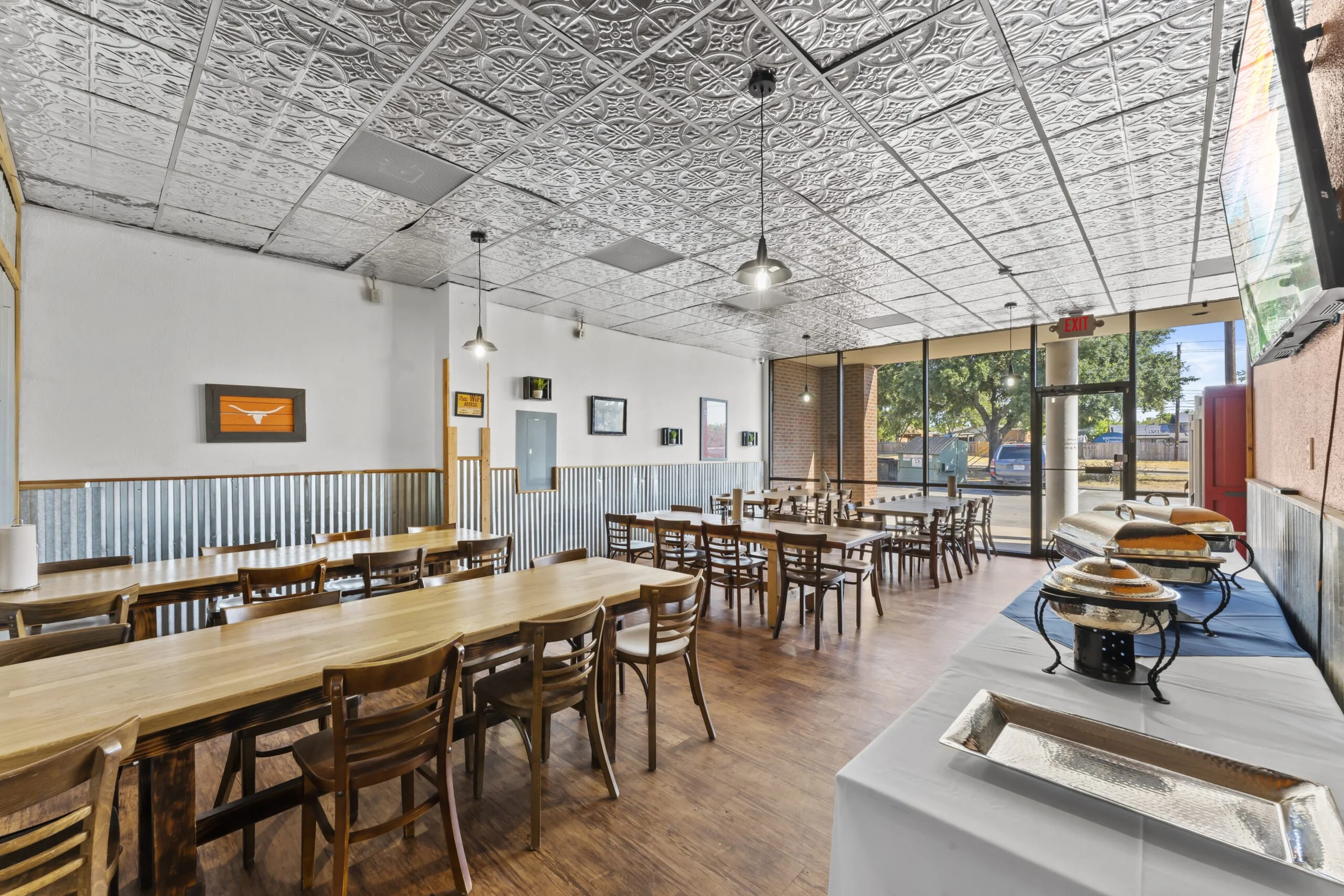 Interior of Pok-E-Jo's Parmer Lane location.