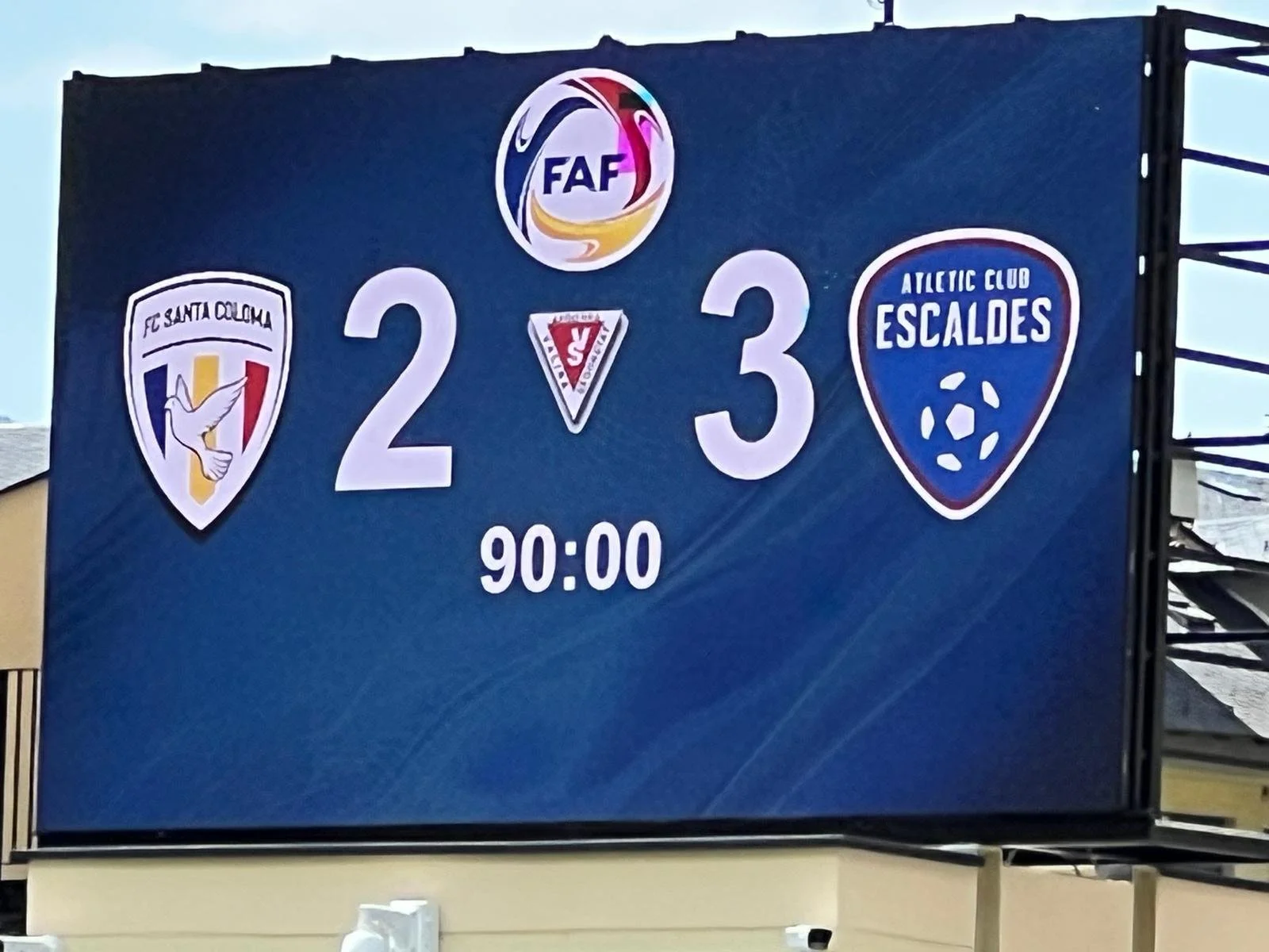 An exciting encounter ends: Atlètic Club d'Escaldes 3-2 FC Santa Coloma. 