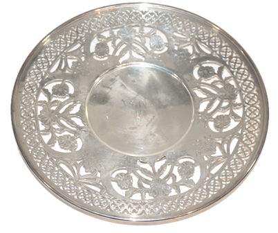 A STERLING SILVER, ENGRAVED & RETICULATED PLATE BY THE MERIDAN CO., OWNED BY THE INTERNATIONAL SILVER CO., WEIGHING 8.62 OZS. OF STERLING SILVER