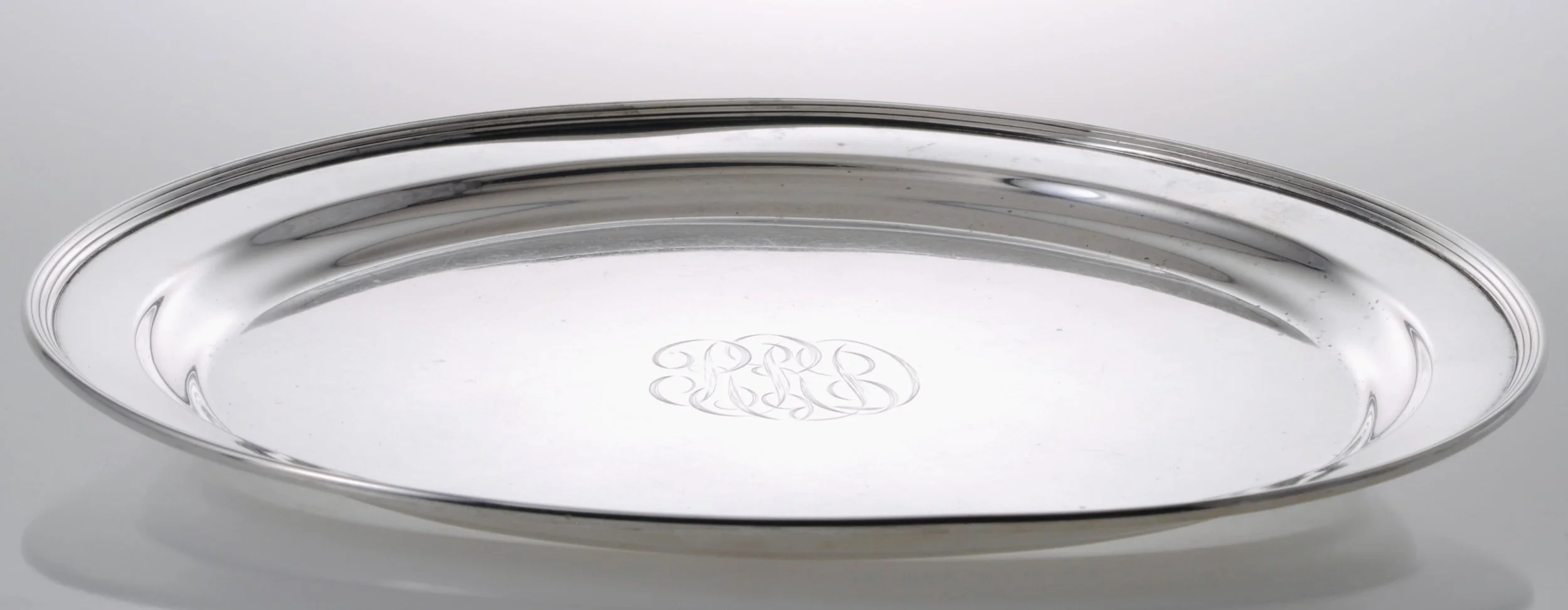 Gorham deep dish with applied rim, 2476A, year: 1909, 10" diameter, 12.64 ozs sterling.