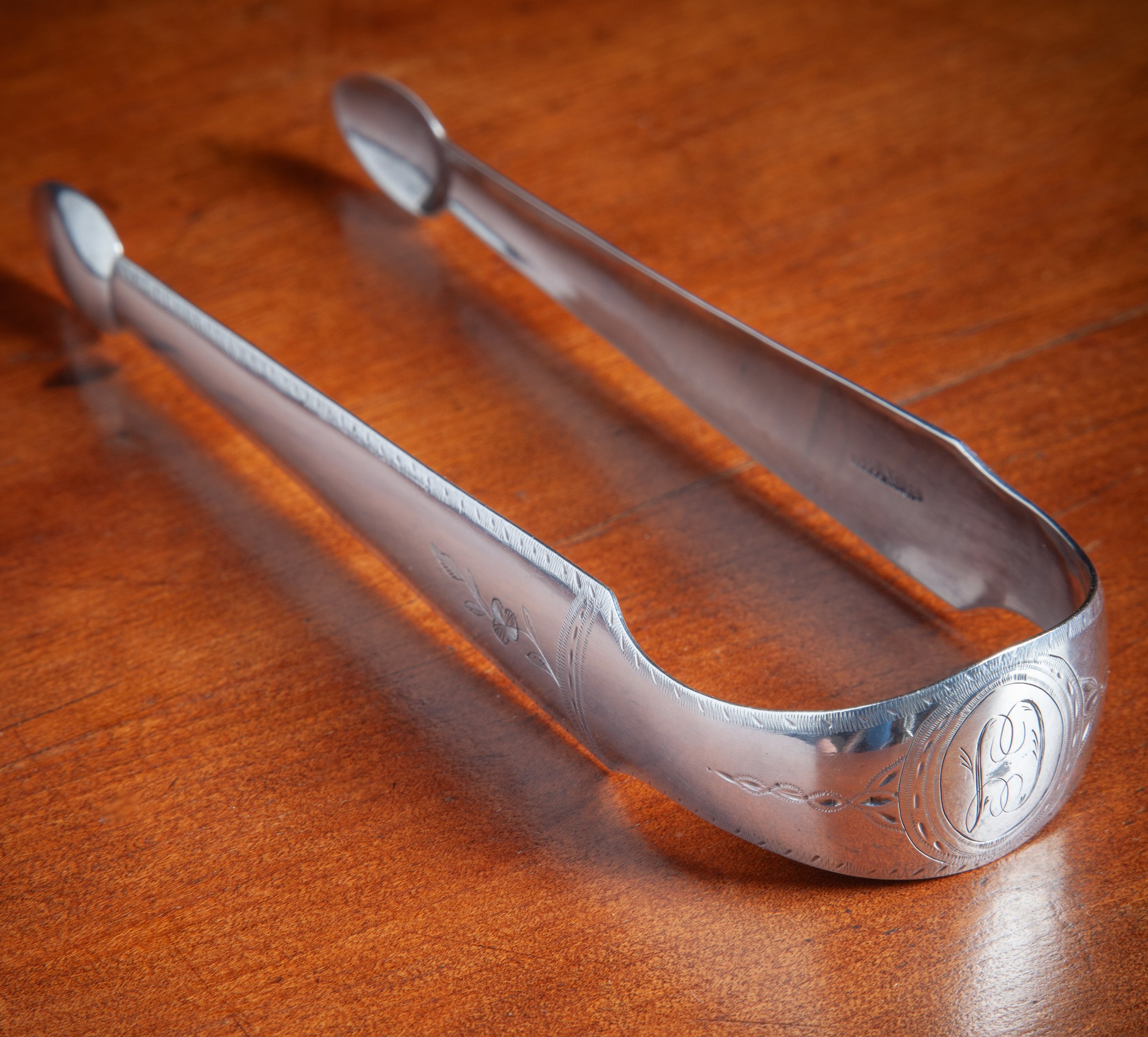 Sterling Silver sugar tongs by Miles Beach(1742-1828), a Colonel in the Revolutionary War, Harford, CT 1.16ozt