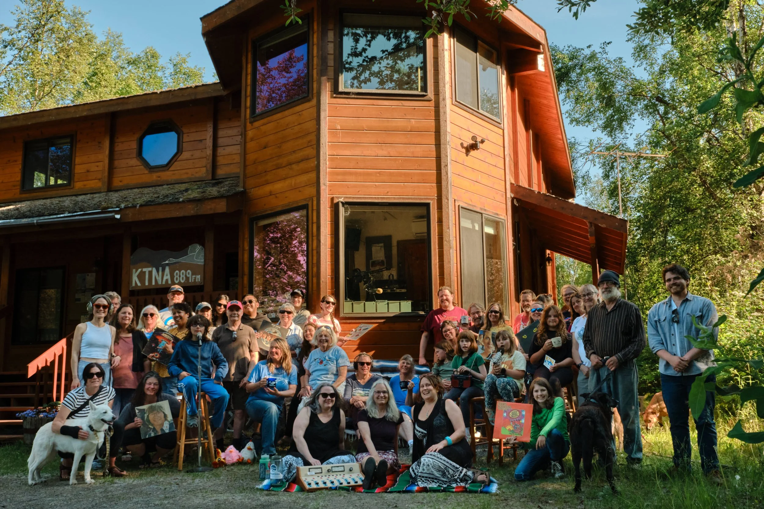 KTNA-FM  88.9 FM - Community Radio for the Susitna Valley - Talkeetna, AK 