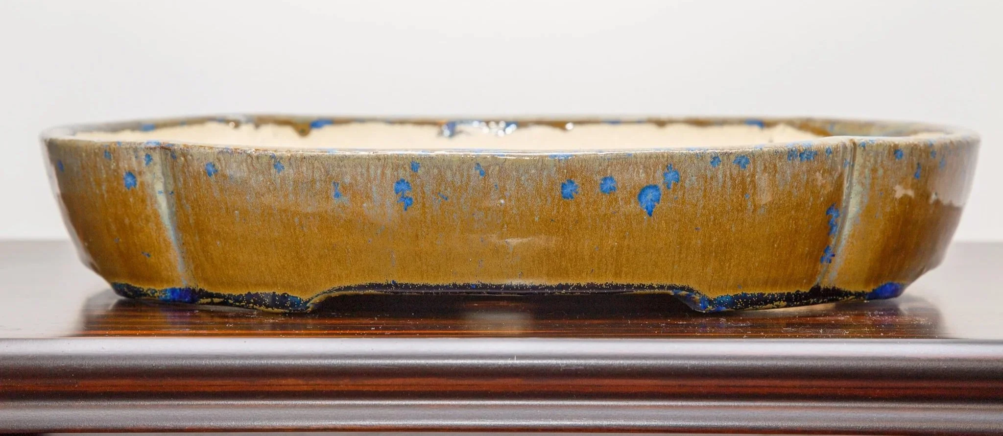 M009 31 x 27 x 5 cm 130