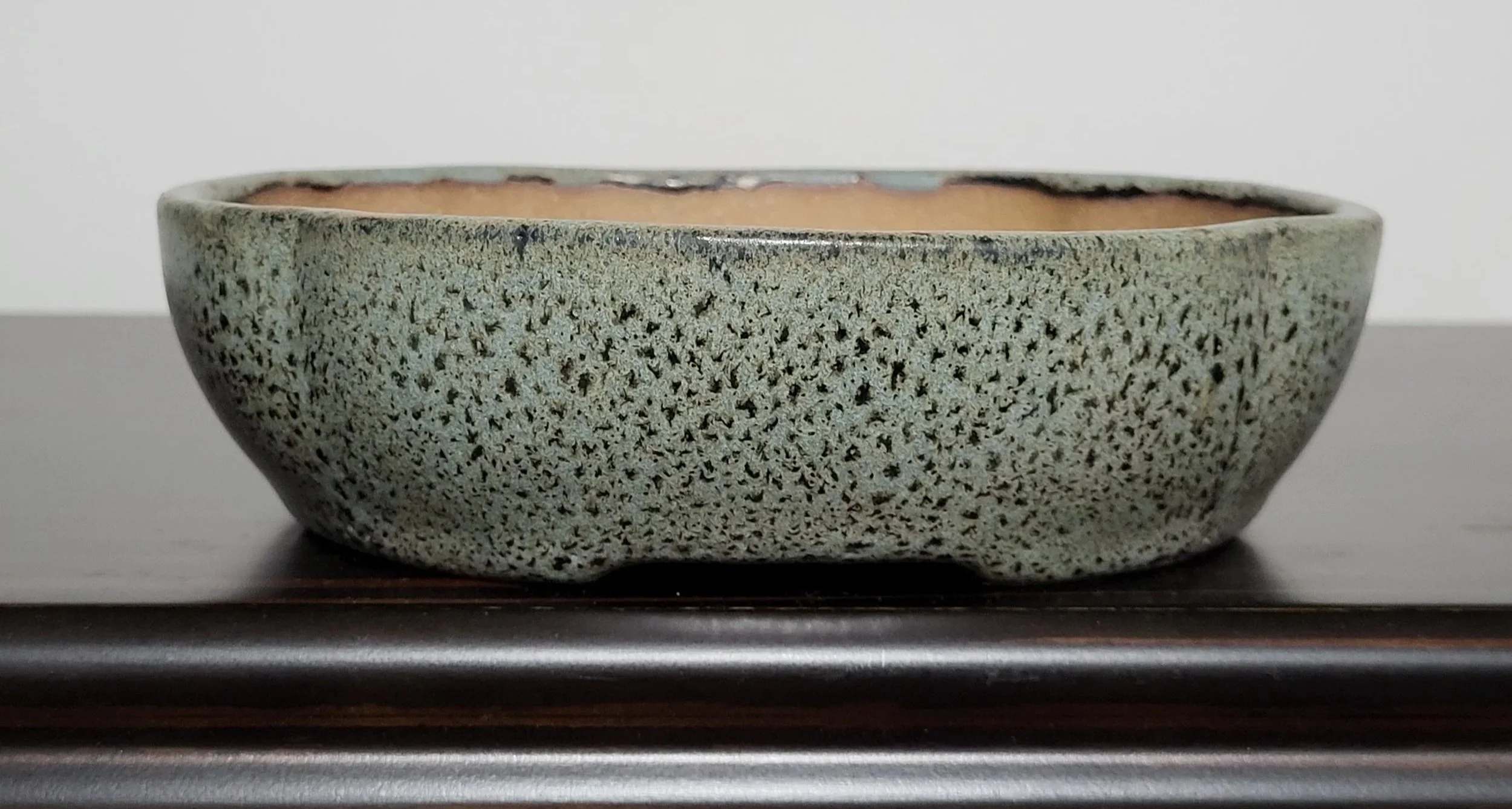 M023 17.7 x 16 x 4.7 cm 70