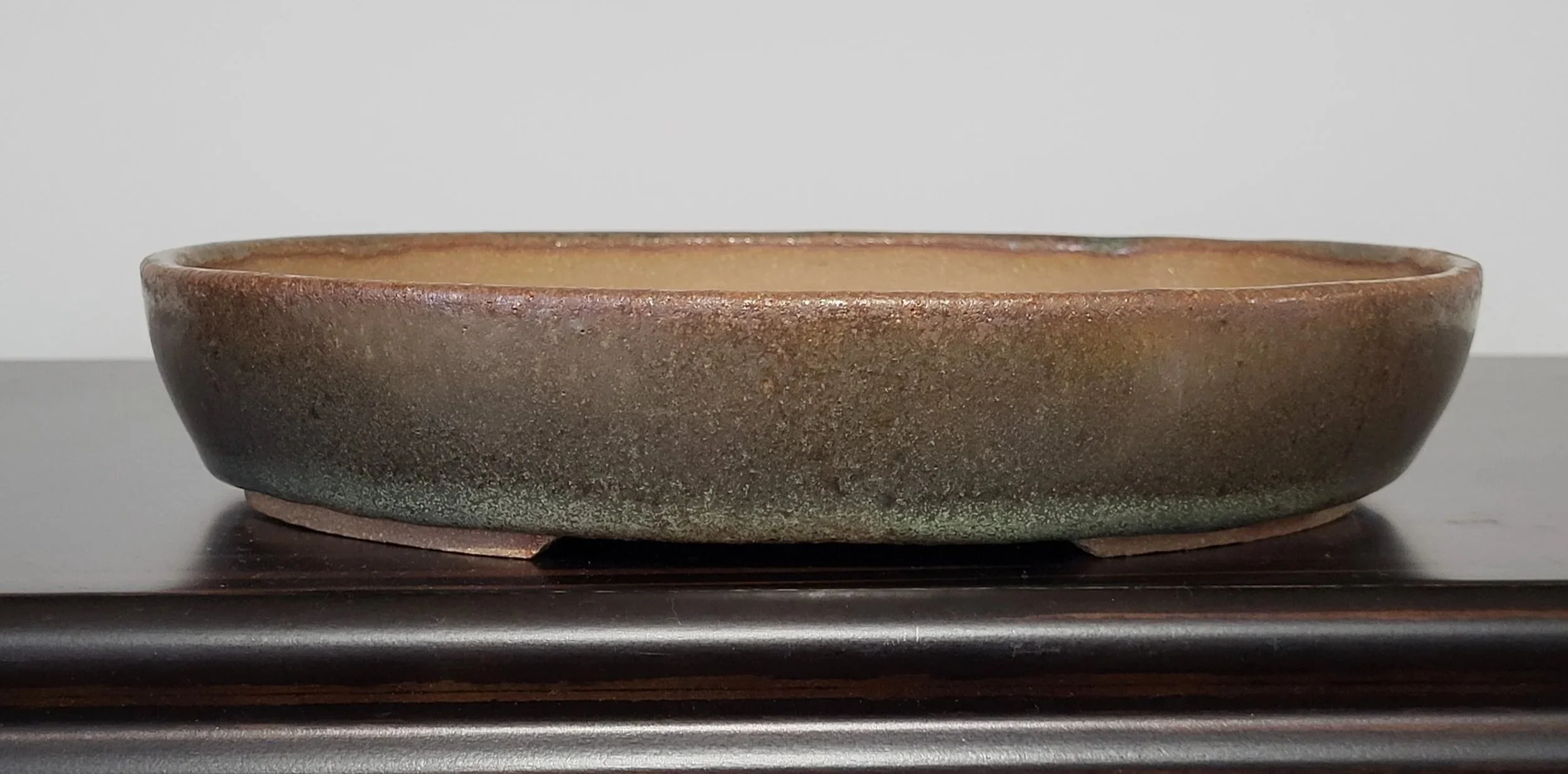 O033 22.3 x 18.5 x 4 cm 70