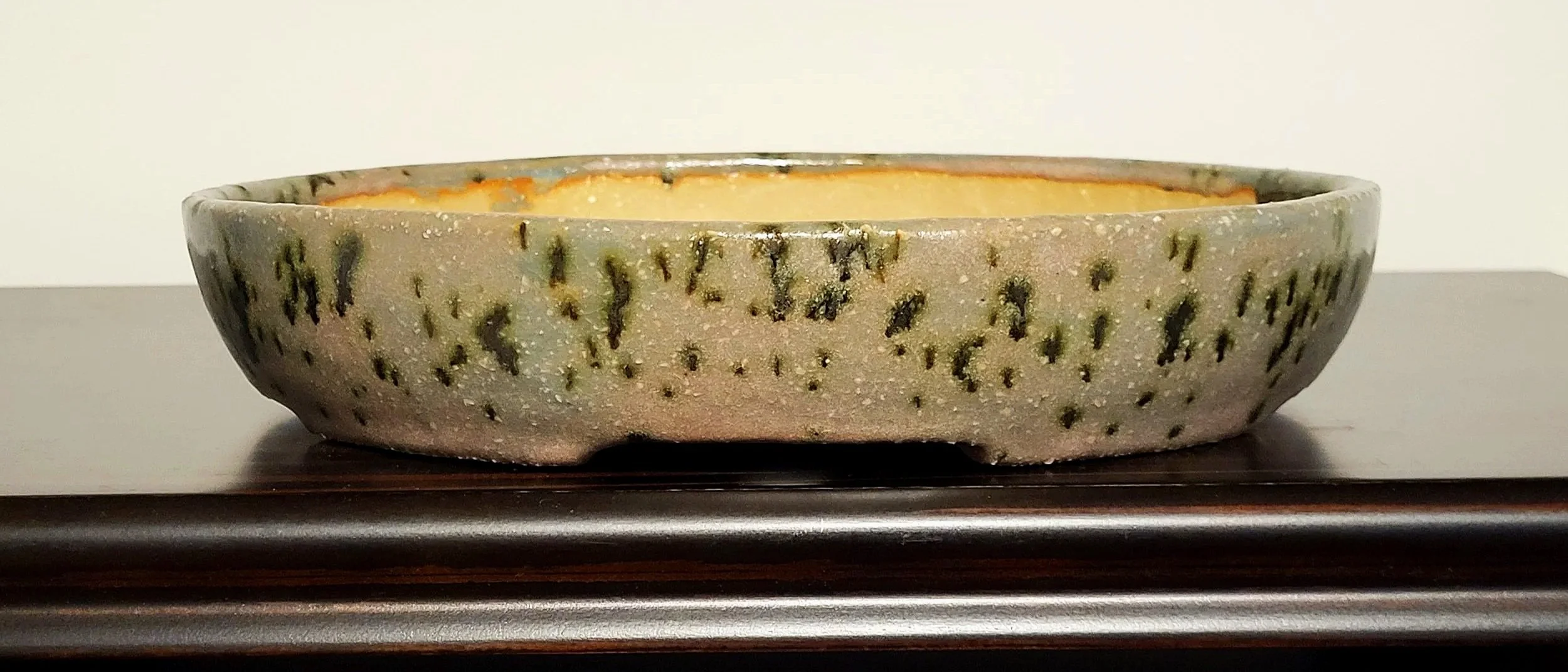 O054 23 x 19 x 4.2 cm 70