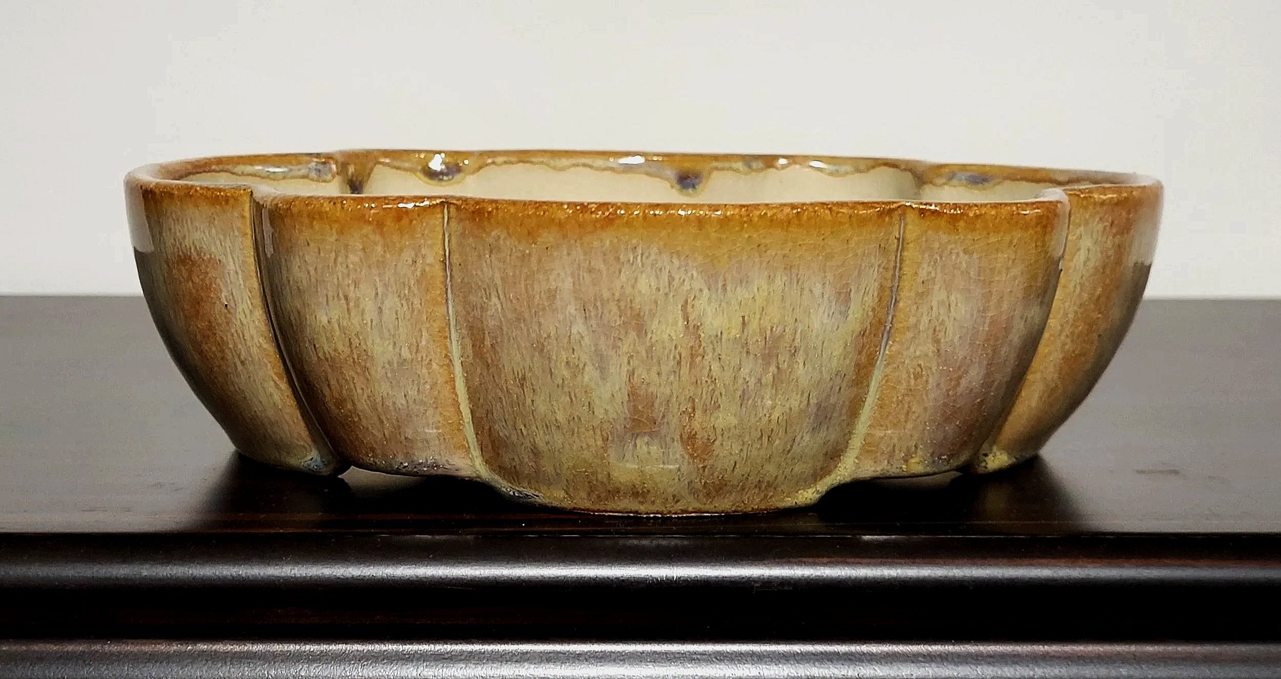 L022 20.3 x 16.7 x 5.5 cm 90