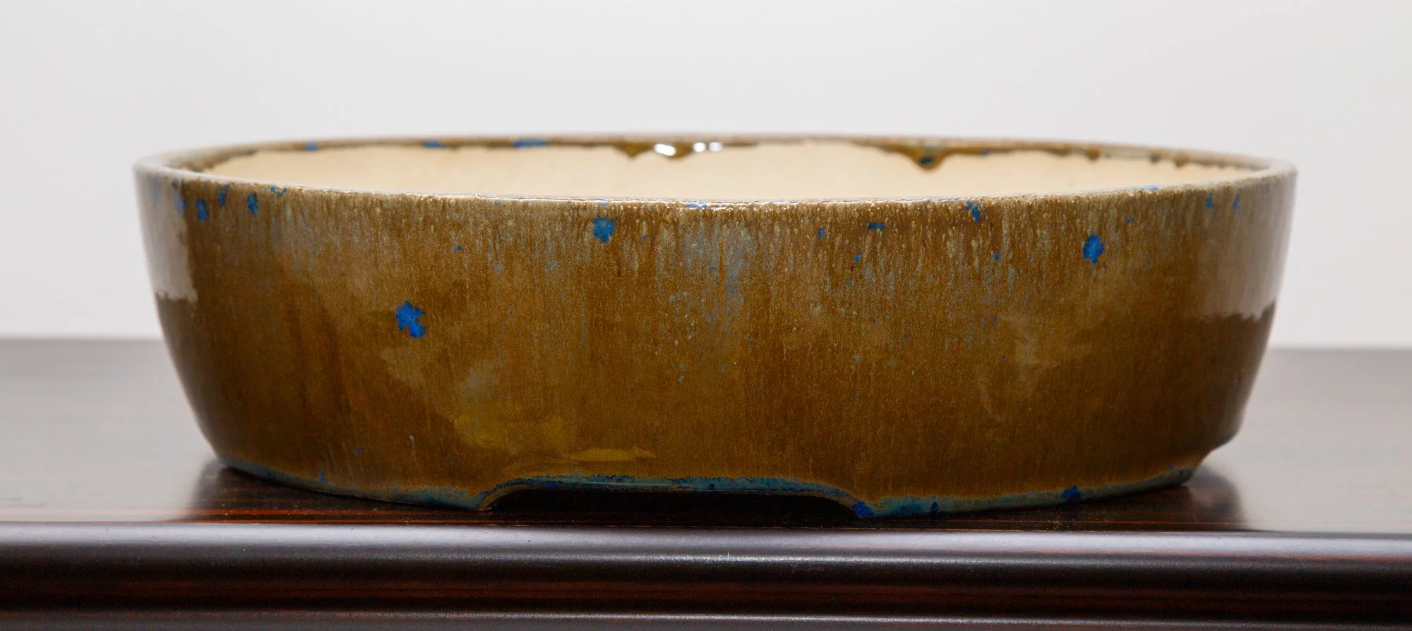 O064 26 x 23.5 x 6.5 cm 110