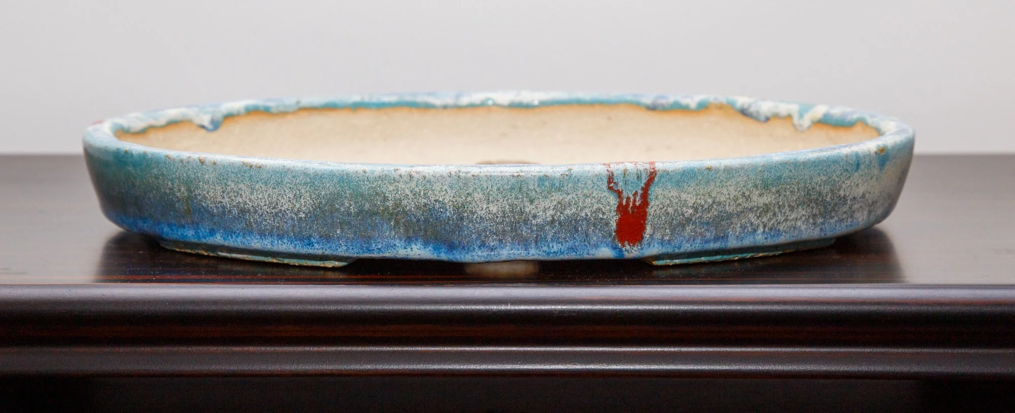 O067 27 x 22.5 x 3.2 cm 100