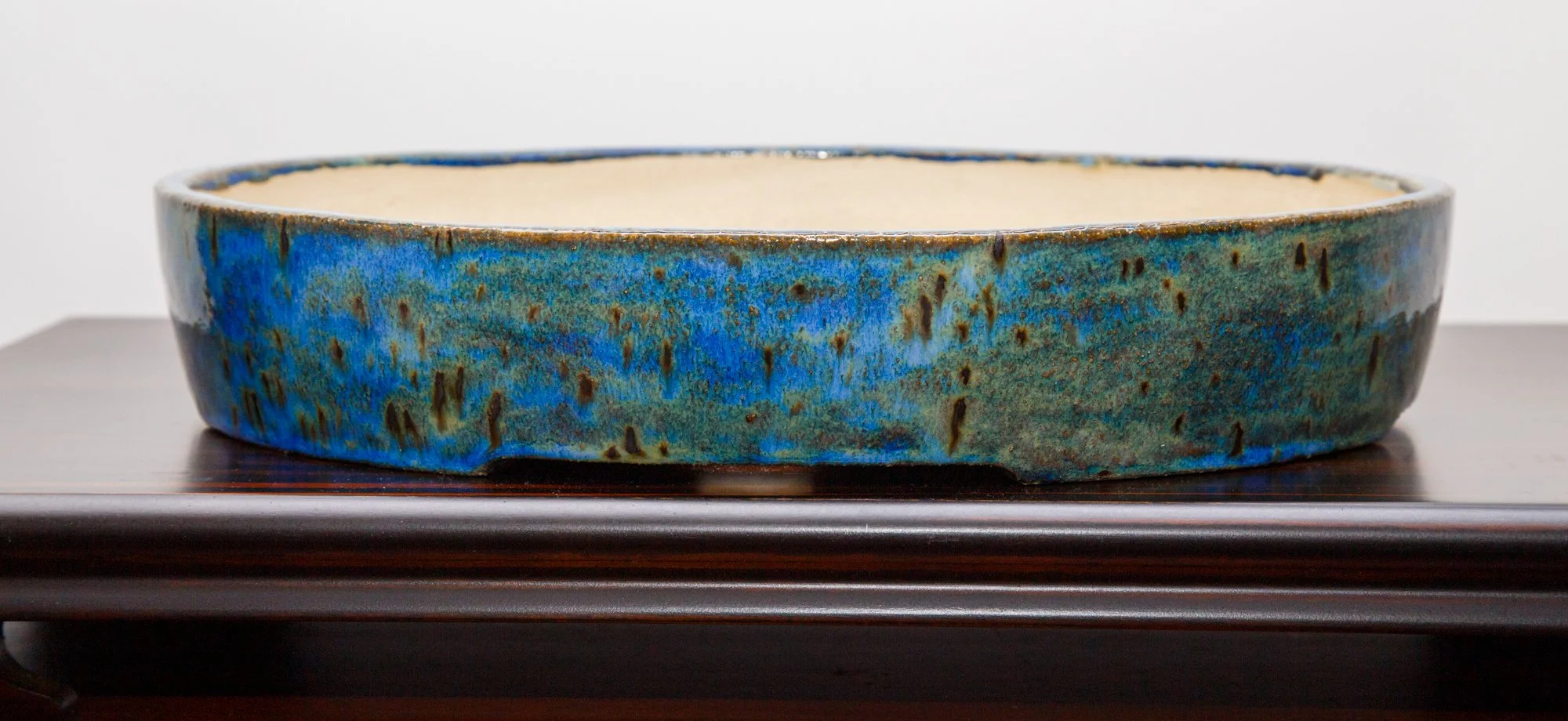 O068 31 x 26 x 5.5 cm 155