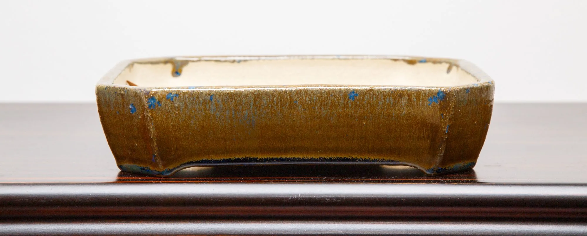 R056 19.3 x 17 x 4.4 cm 70