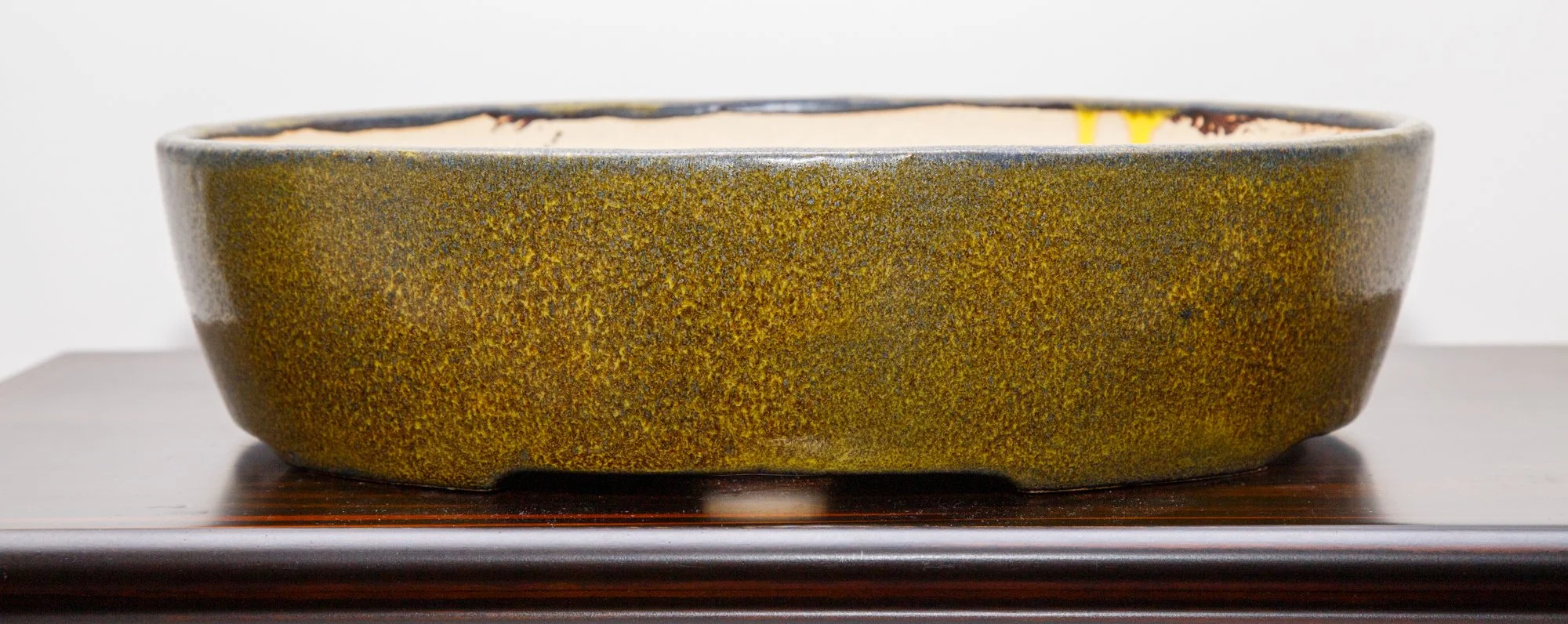 O070 31 x 27 x 7.5 cm 