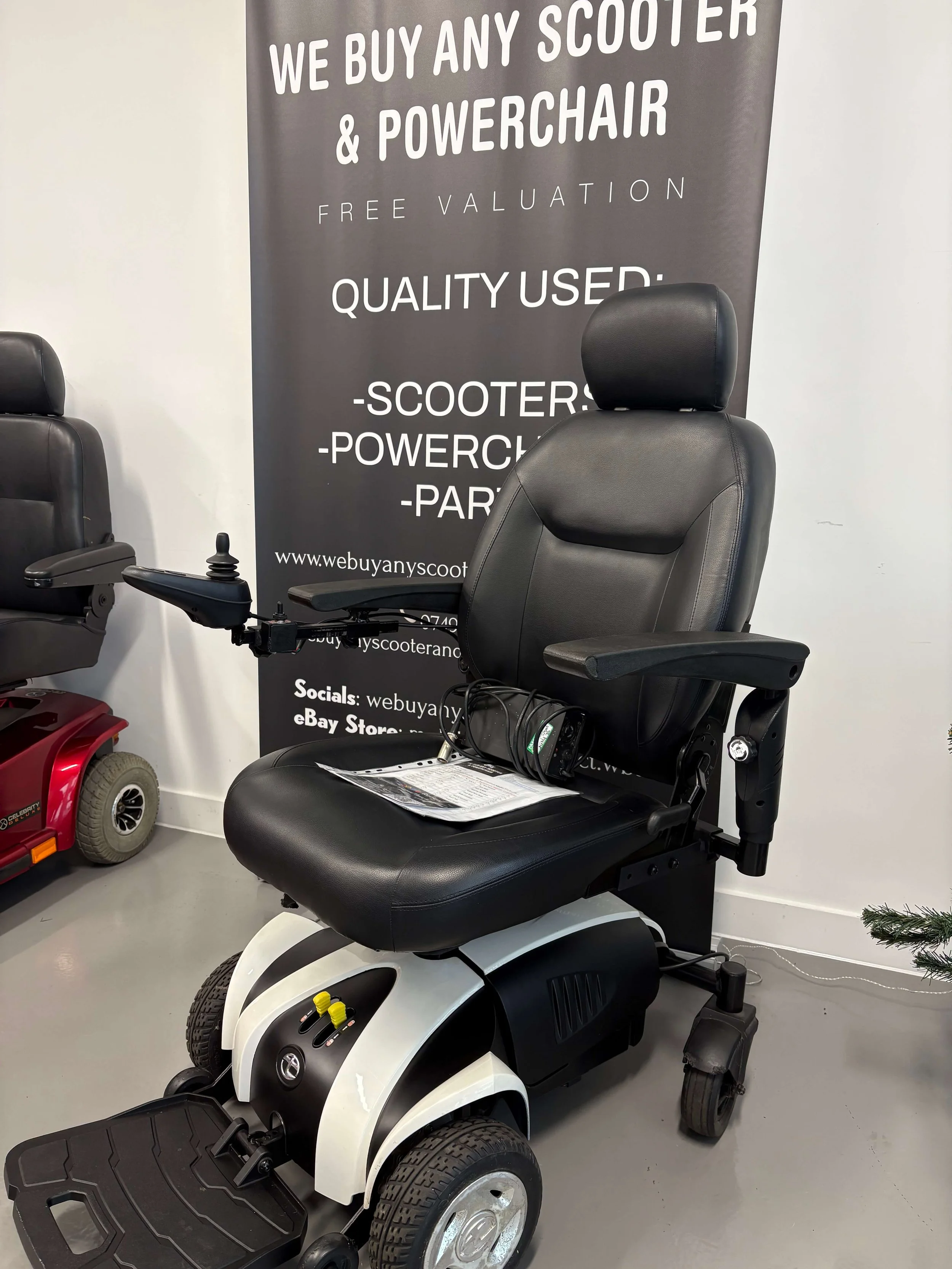 Travelux Venture Powerchair With Elevating Captain Seat