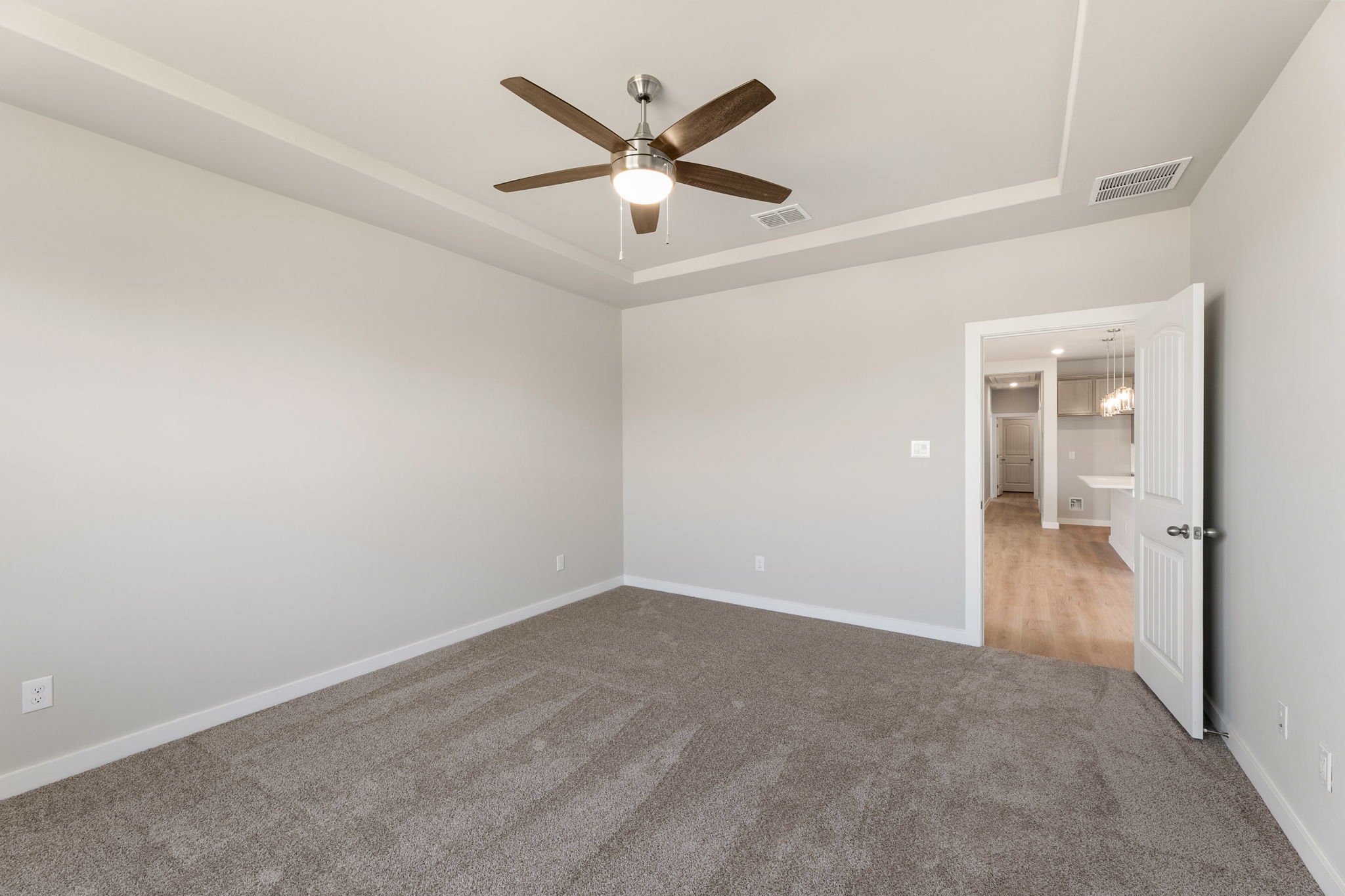 22-SQFT-0436.jpg