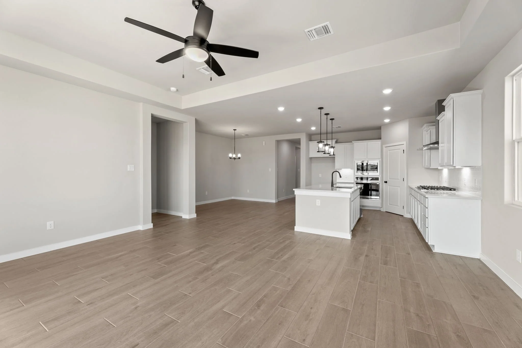 15-SQFT-4154.jpg