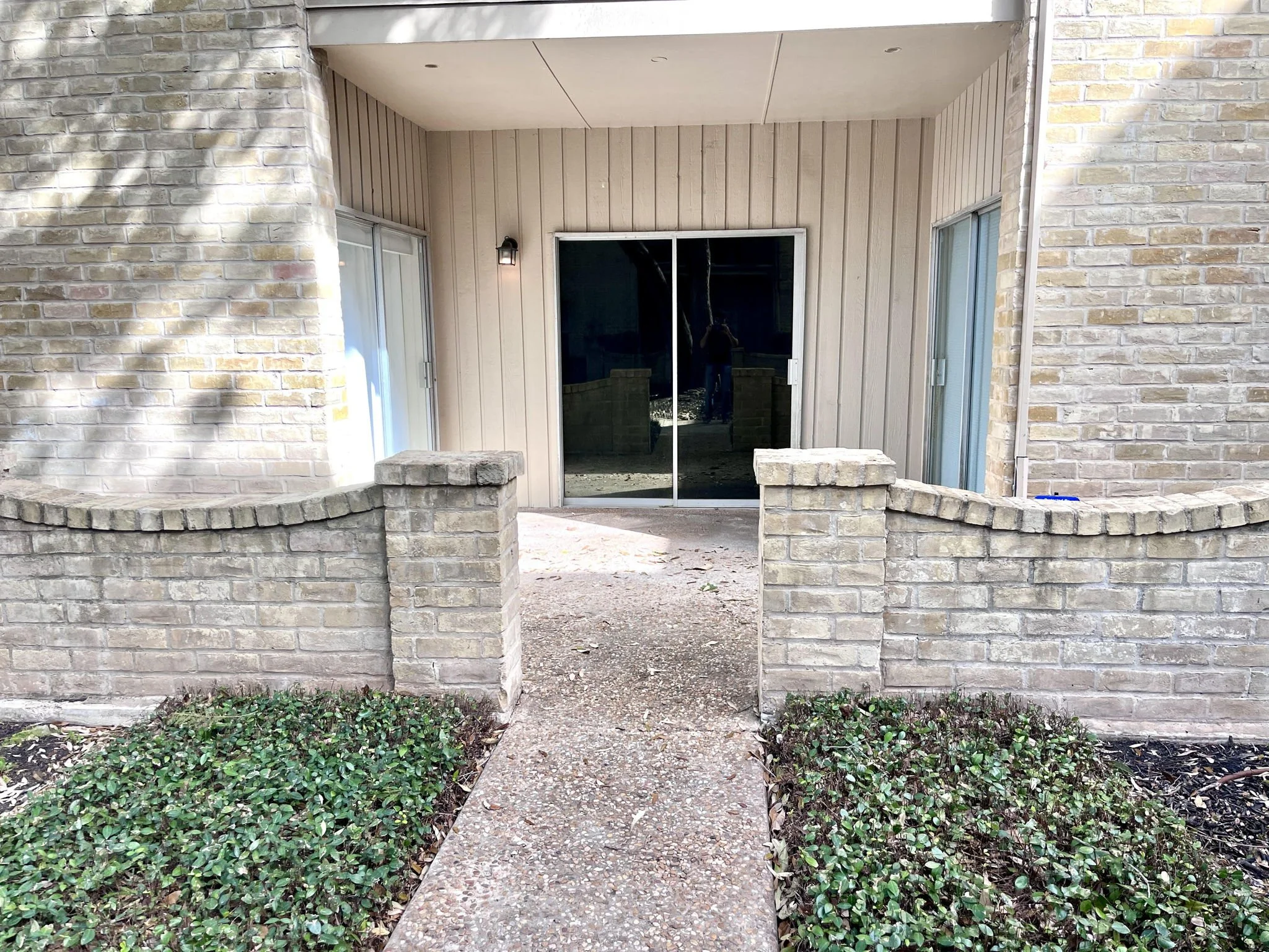 29-private courtyard.jpg