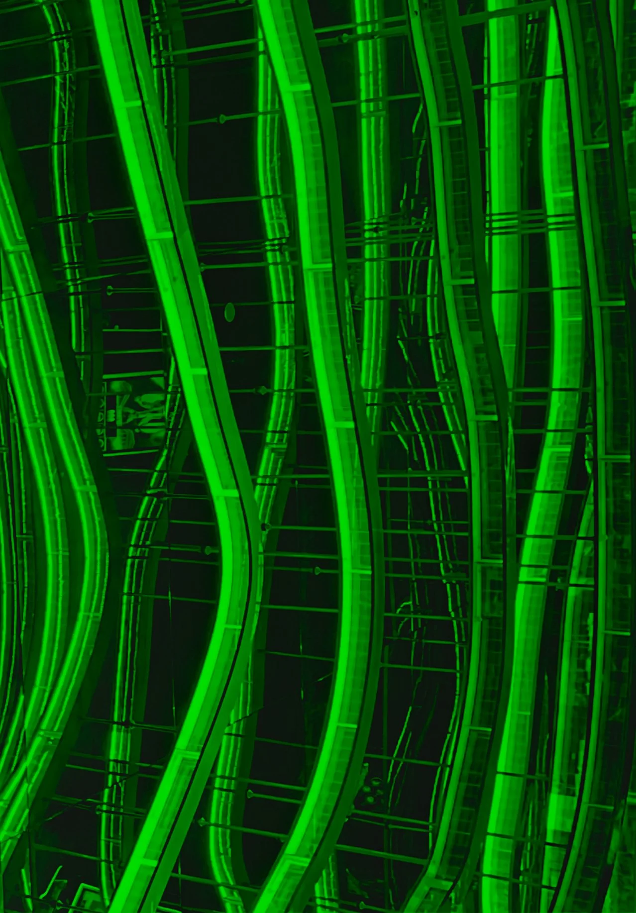 Green Neon Wave Wall Light