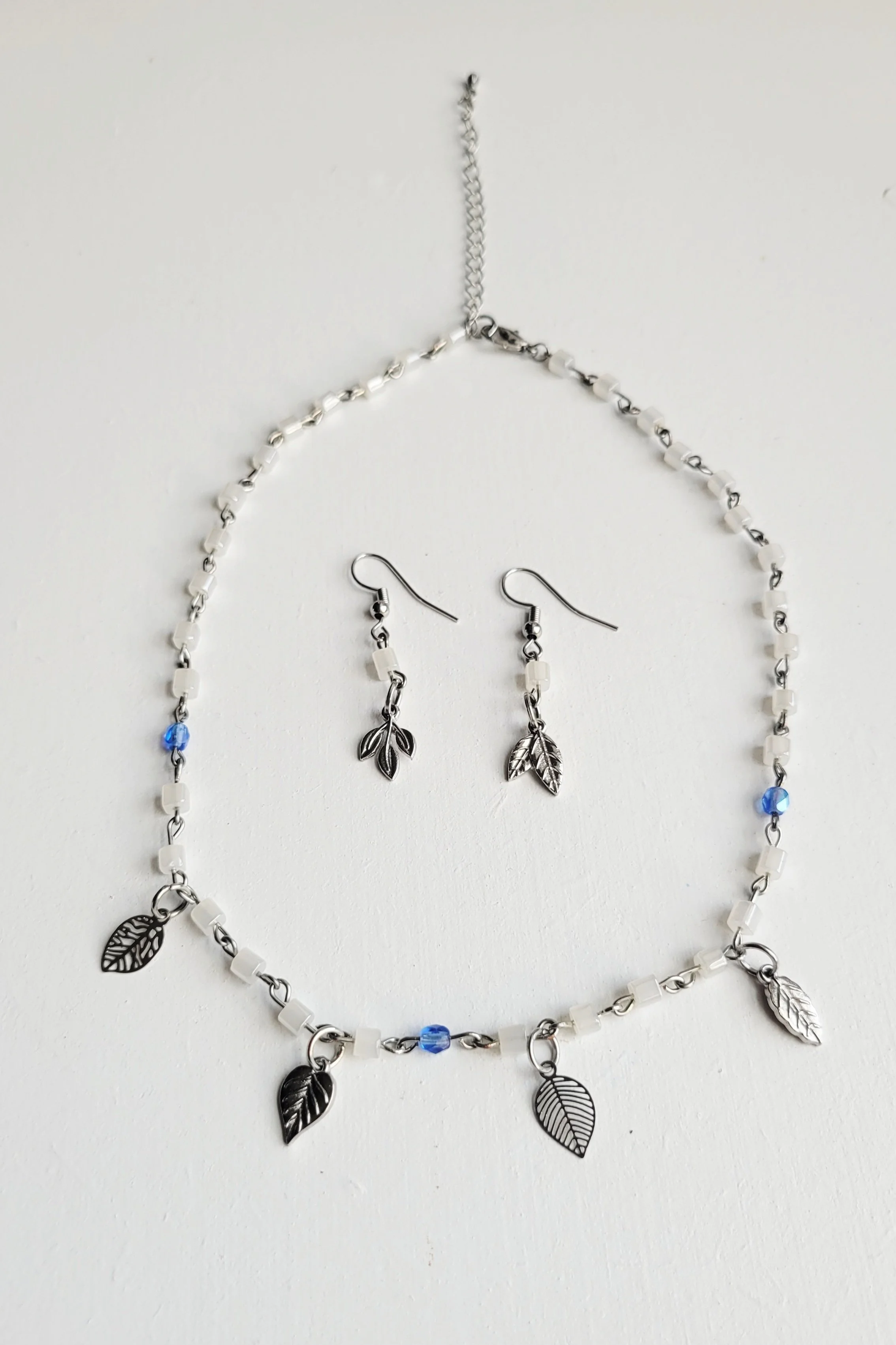 Silver Leaf Collar Necklace and Earrings Set