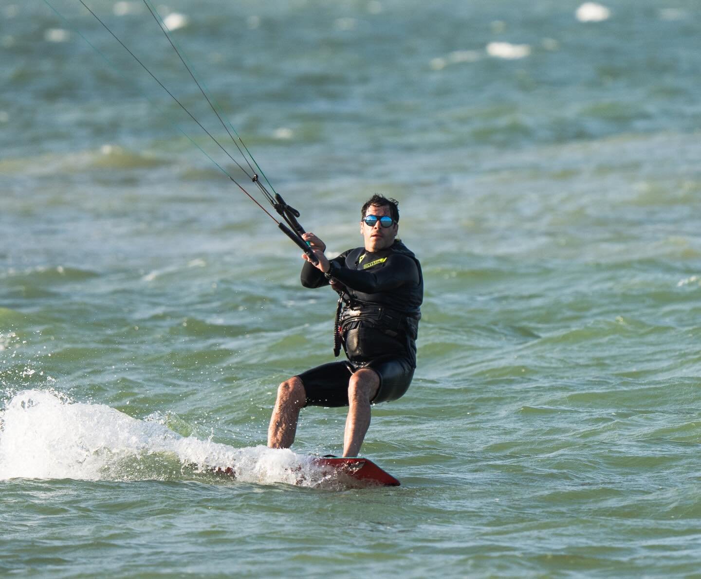 Cerrando el a&ntilde;o como m&aacute;s nos gusta: viento, kitesurf y buena compa&ntilde;&iacute;a 🌀🏄&zwj;♂️
.
.
.
.
.
#kitesurf #kitecamp #kitecampmexico #kitegirl #adventure