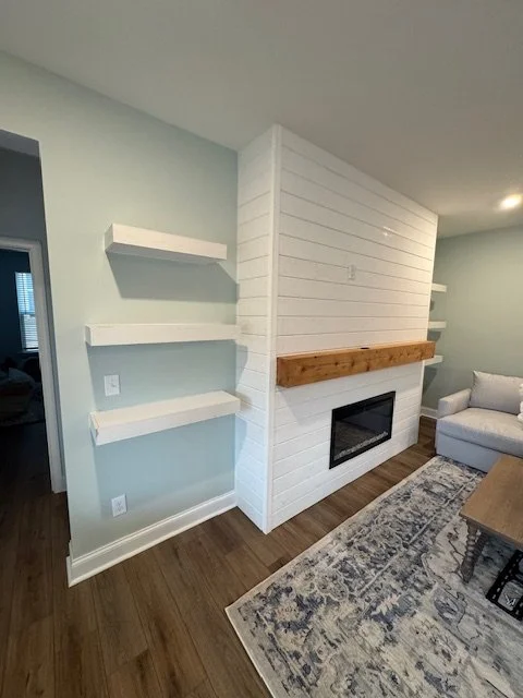 Living Room Fireplace and Built Ins