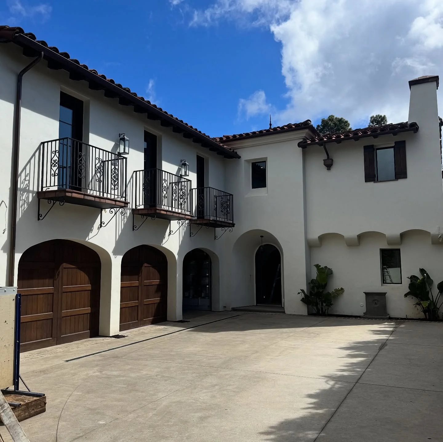 Another Beautiful Home Completed  Whole Exterior And Interior Painting  Finished All Cabinetry Stain Grade &amp; Paint Grade  Builder:@structurehomela  Architect:P2 Design #brentwood#painting#cabinet