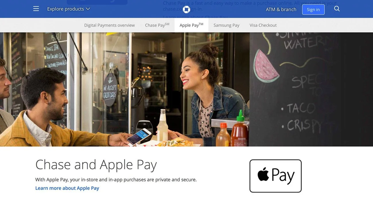 Advertising lifestyle photo of a woman smiling while using Chase Apple Pay at a San Francisco food counter – Marc Olivier Le Blanc Photography