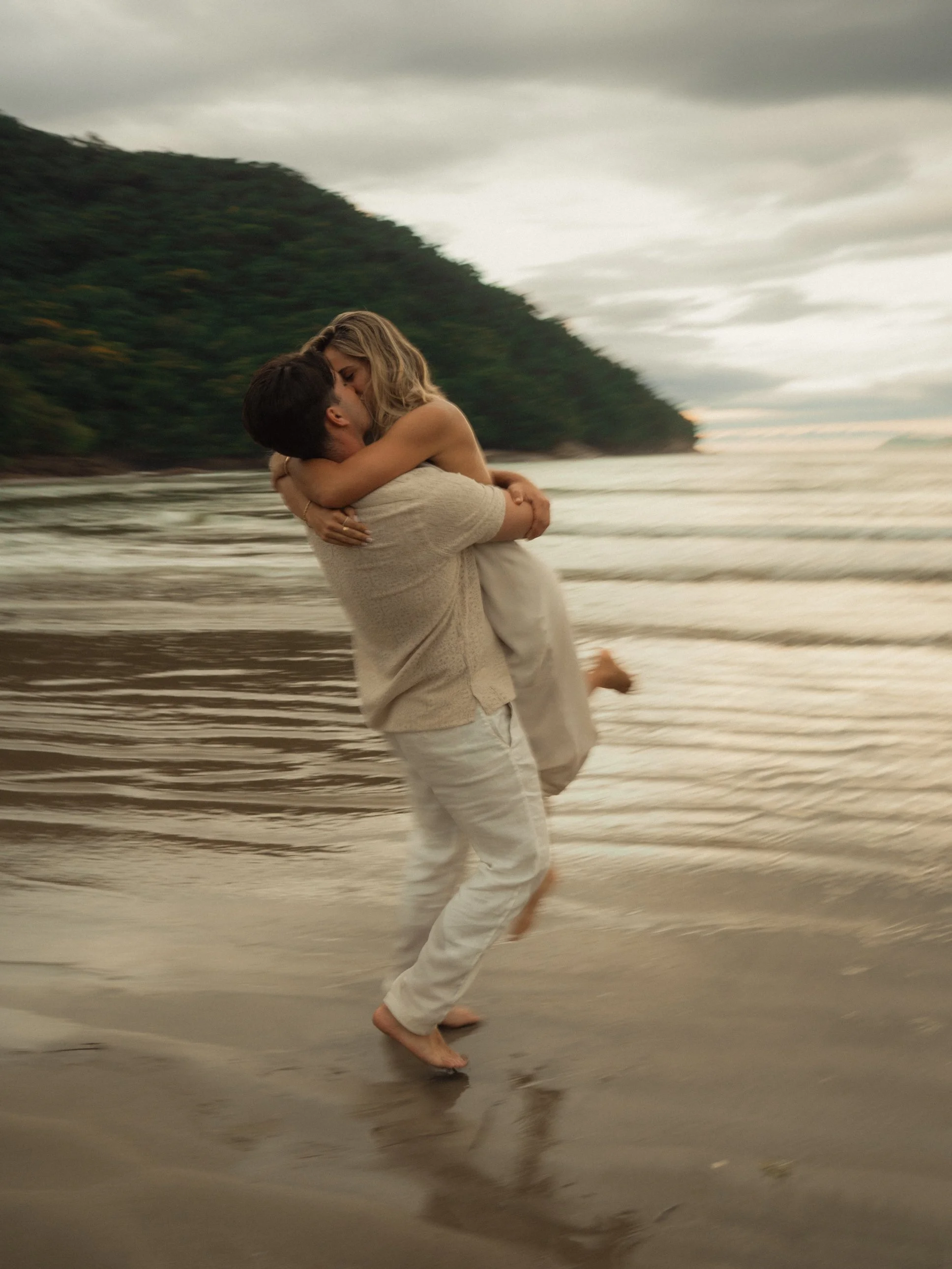 Sunrise proposal in Brazil of Miami couple-9.jpg