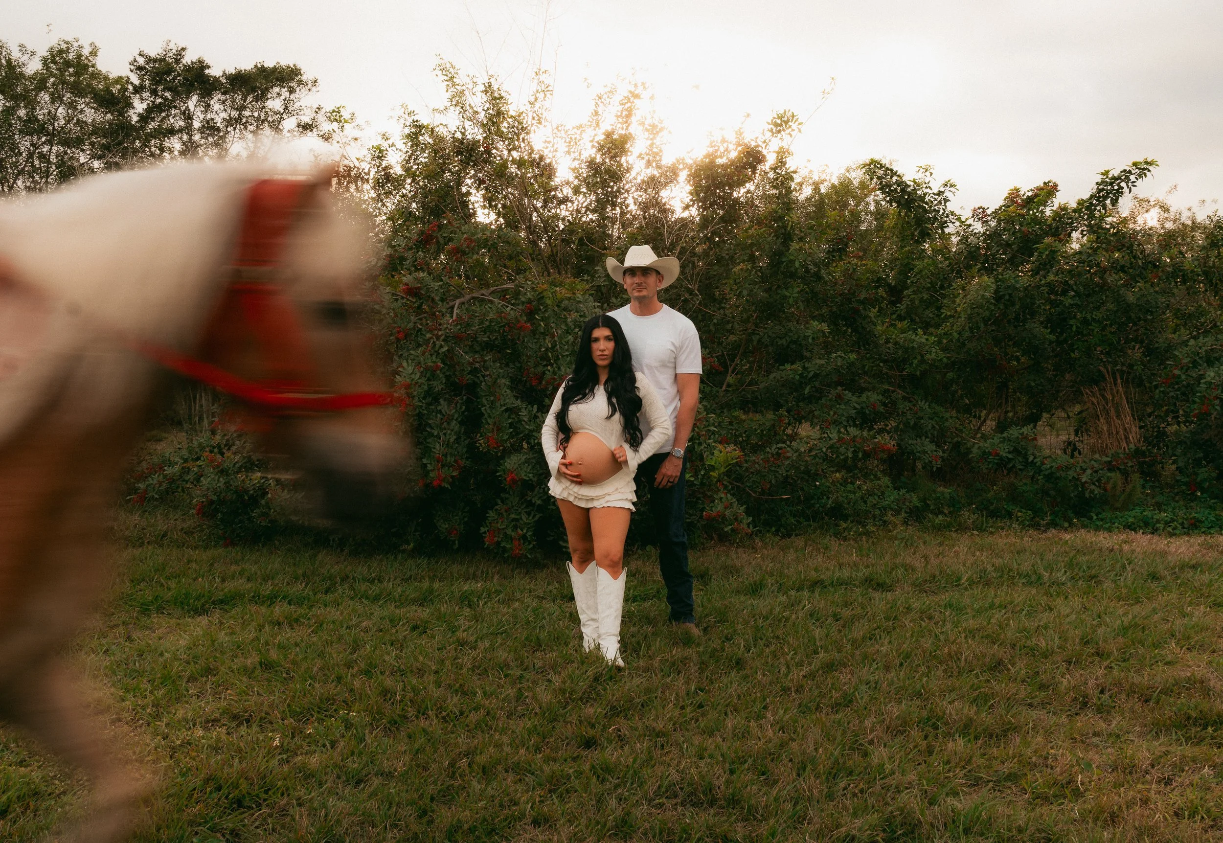 Western Maternity Session with Horse in Miami -31.jpg
