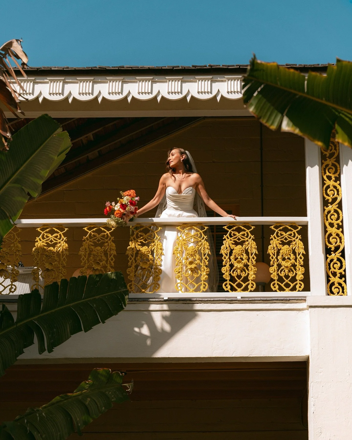 A fall wedding in Miami held among lush gardens and the gentle shift of the season. We are now opening our books for 2026 and will be taking on a limited number of fall weddings. If this speaks to you, we would love to connect! 💗