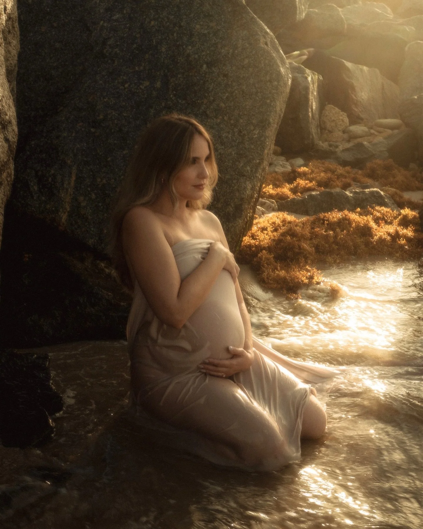 Becoming a mom for the first time feels like living in two worlds, soaking in the present while dreaming about the little life that&rsquo;s on the way. These are the kind of moments we love freezing in time for our mamas to be. If you&rsquo;re expect