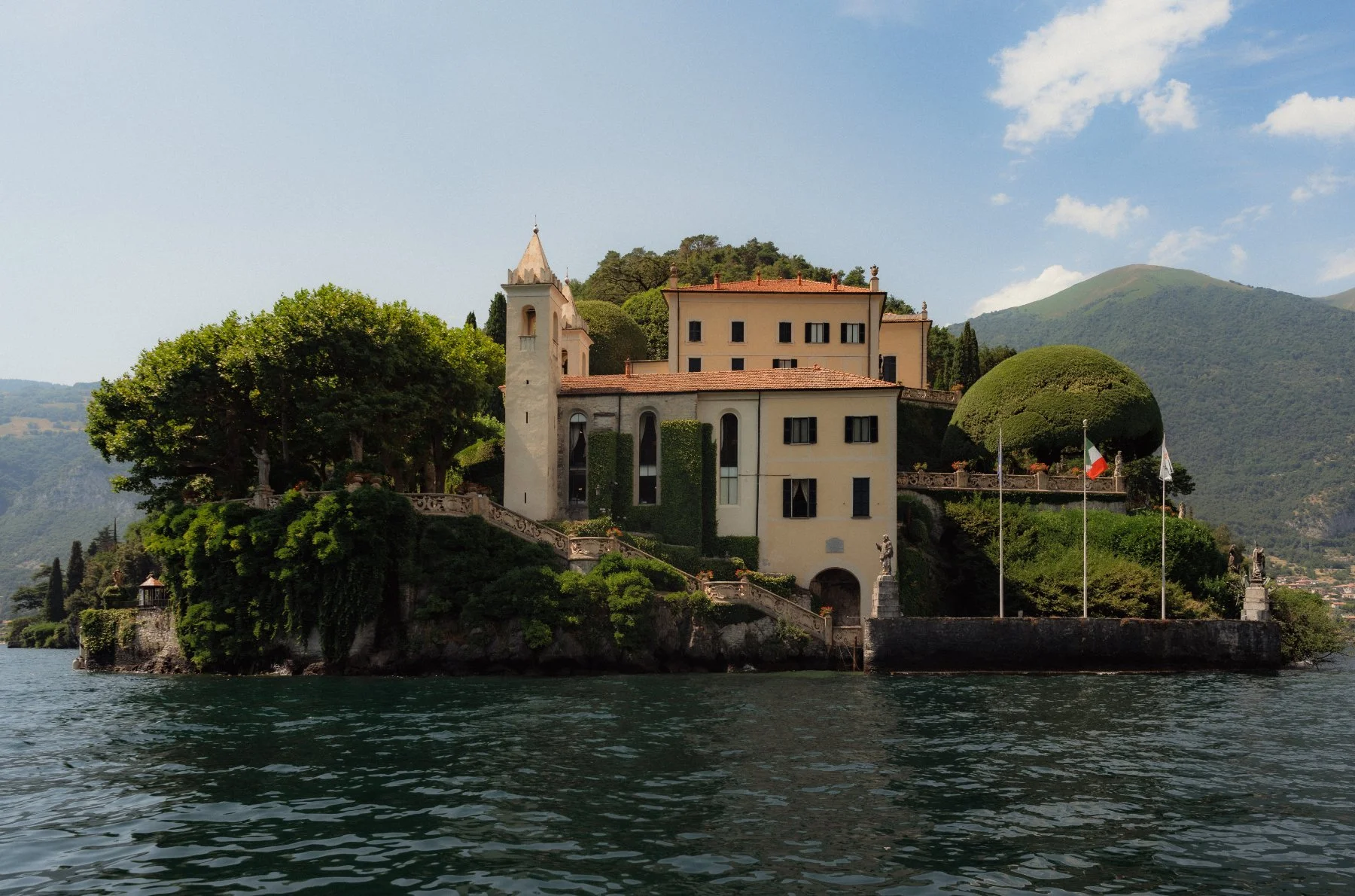 Summer wedding in Lake Como Italy-17.jpg