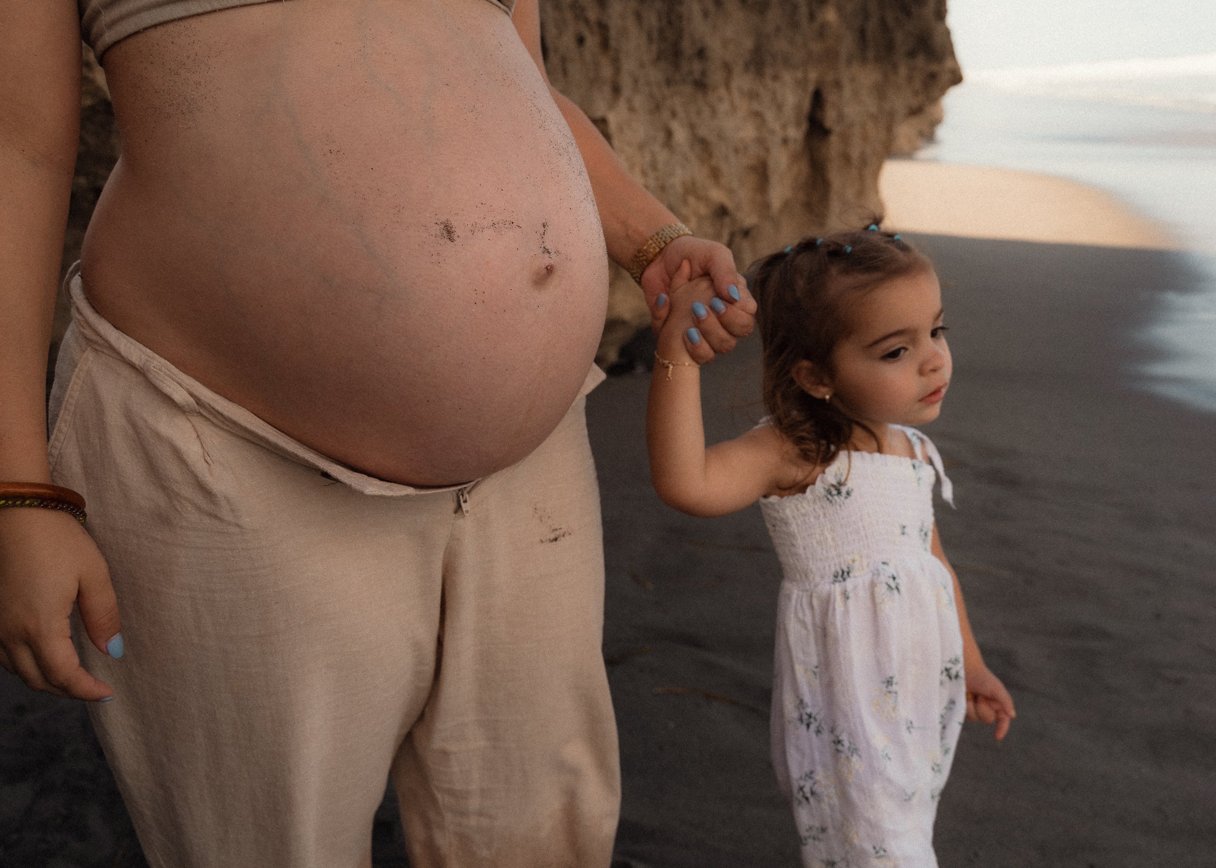 Maternity session on the beach-17.jpg