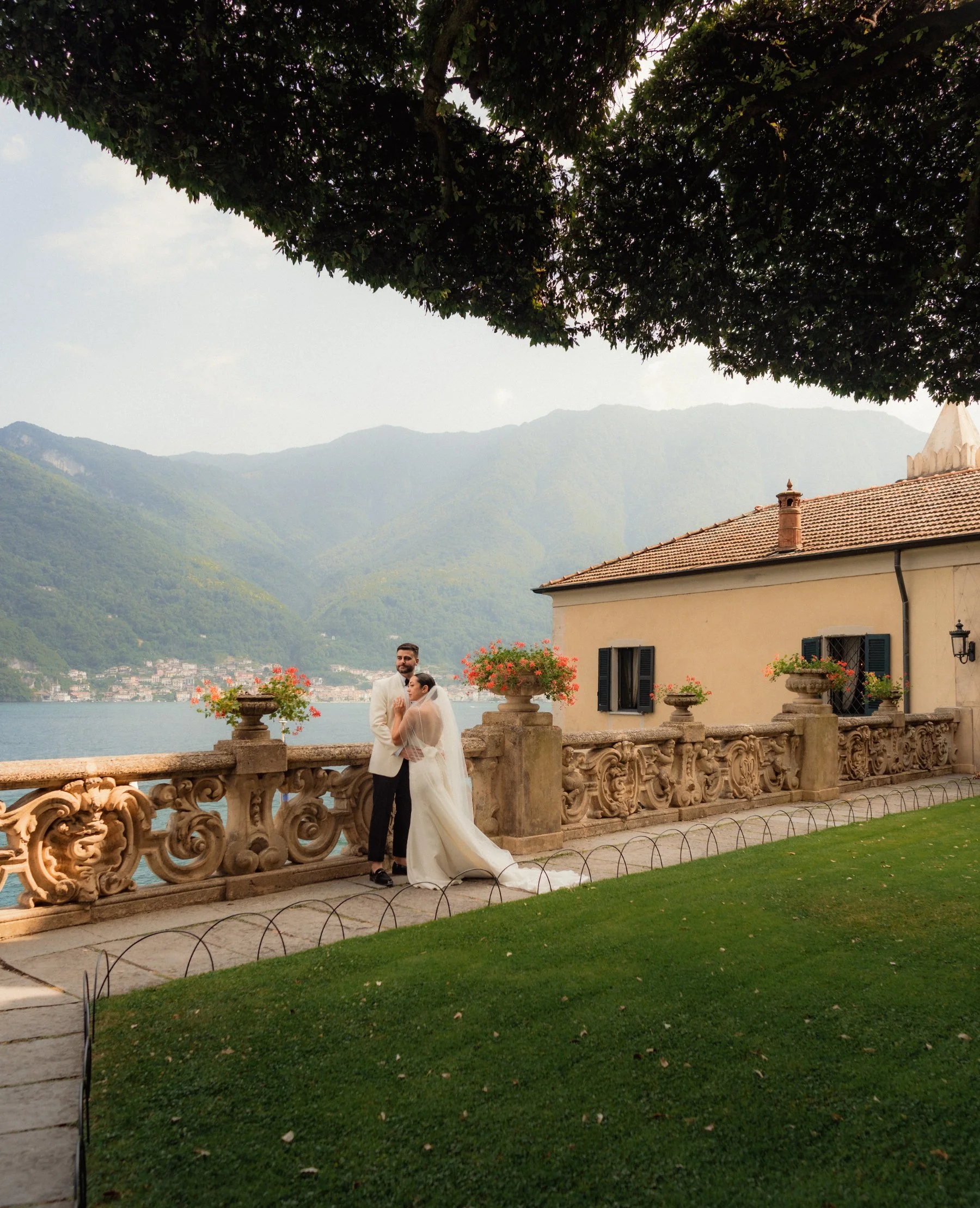 Summer wedding in Lake Como Italy-34.jpg